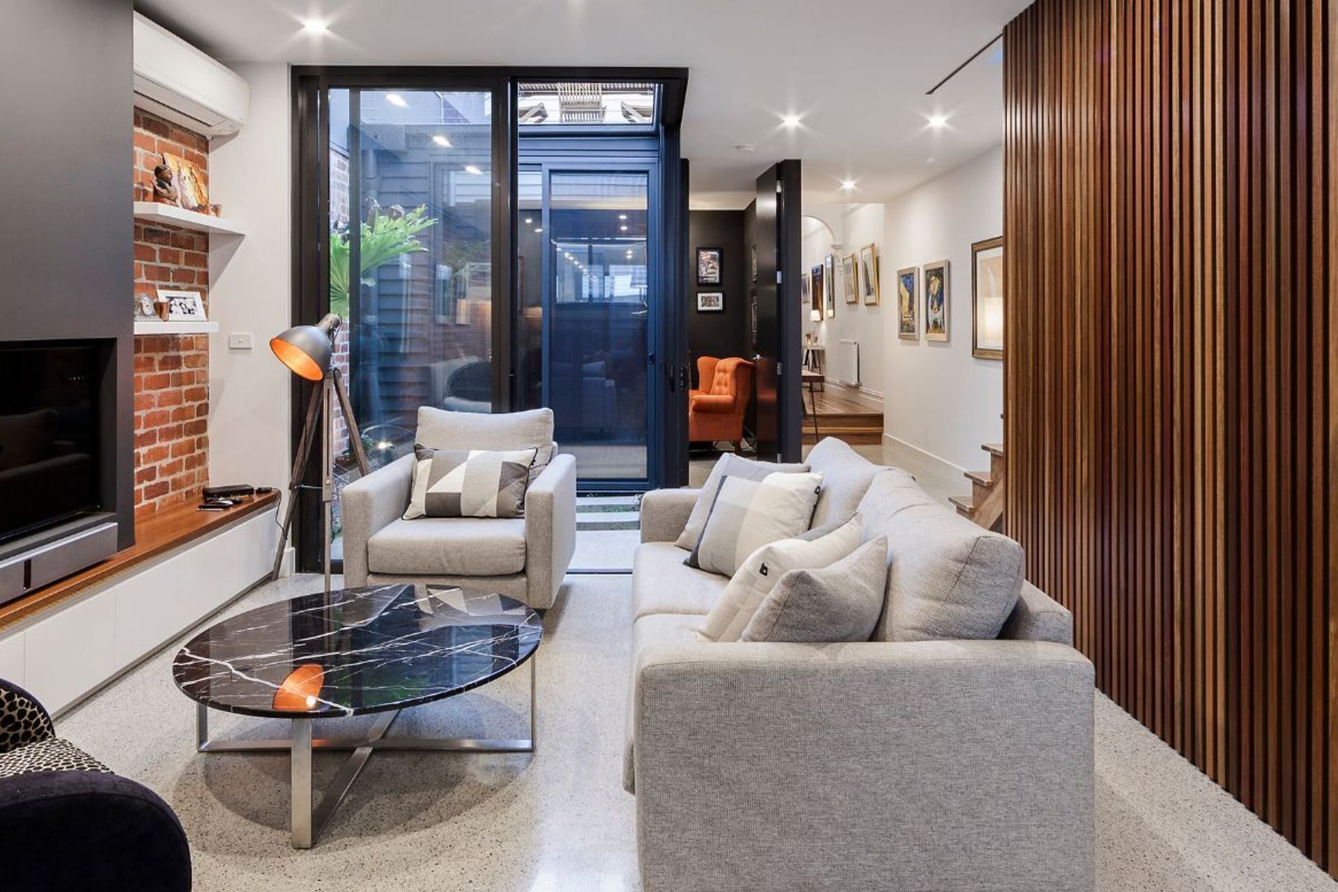 Albert Park, Danks St