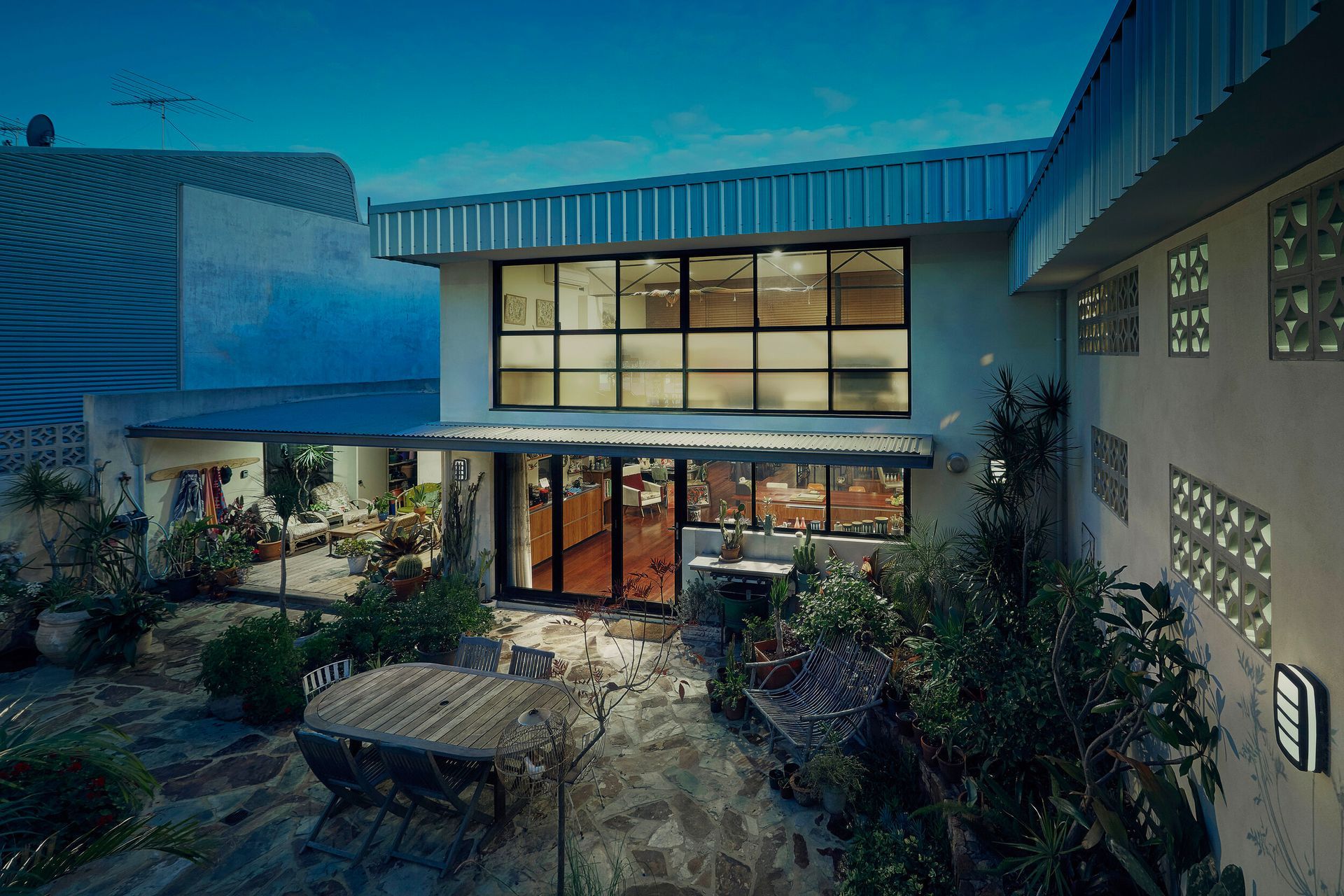 Photography : Luke Carter Wilton