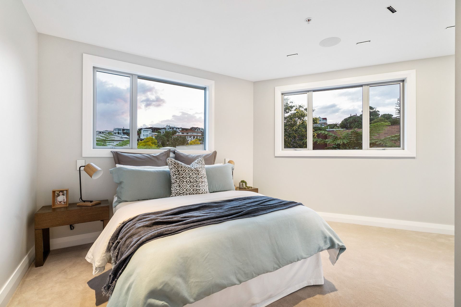 Tamaki Drive Apartment