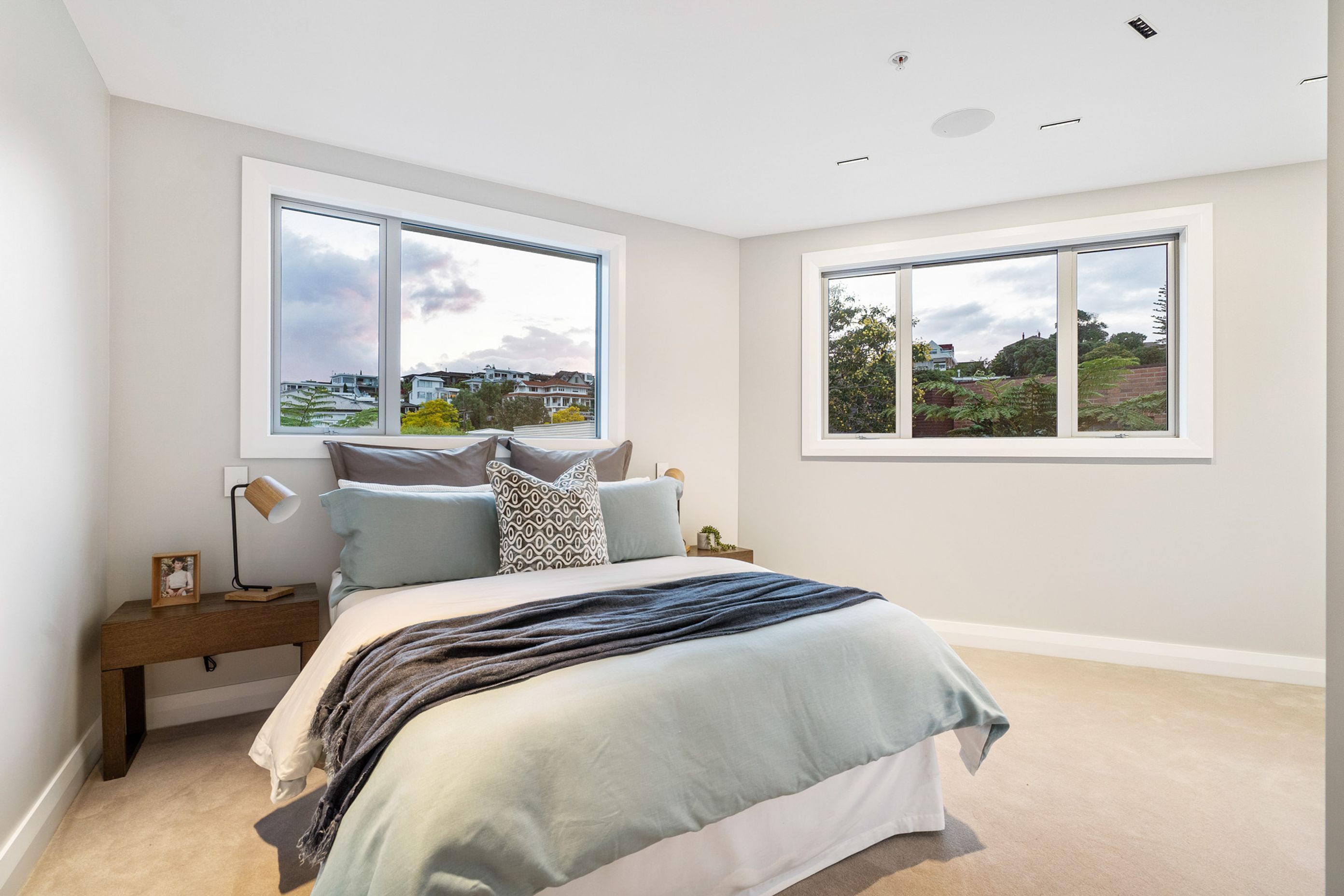 Tamaki Drive Apartment