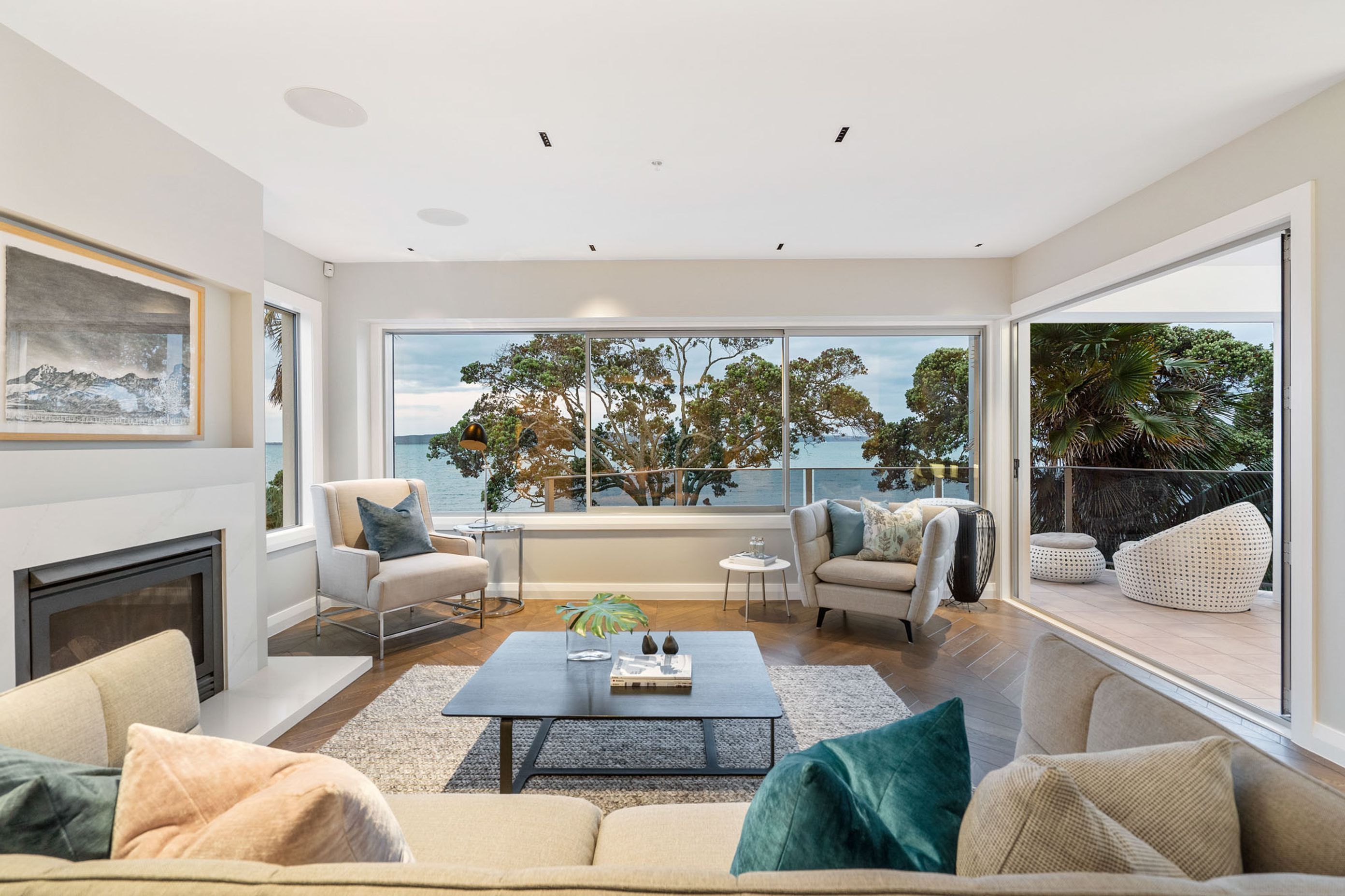 Tamaki Drive Apartment