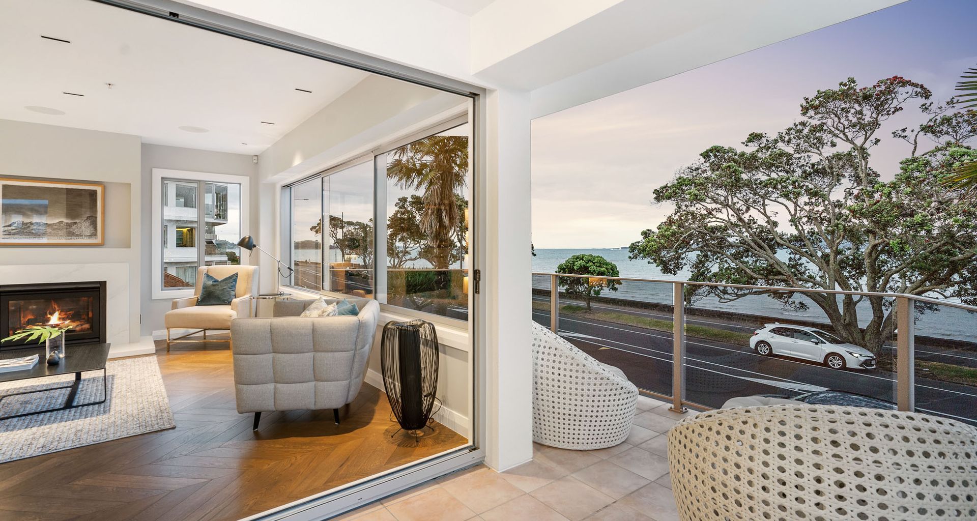 Tamaki Drive Apartment banner
