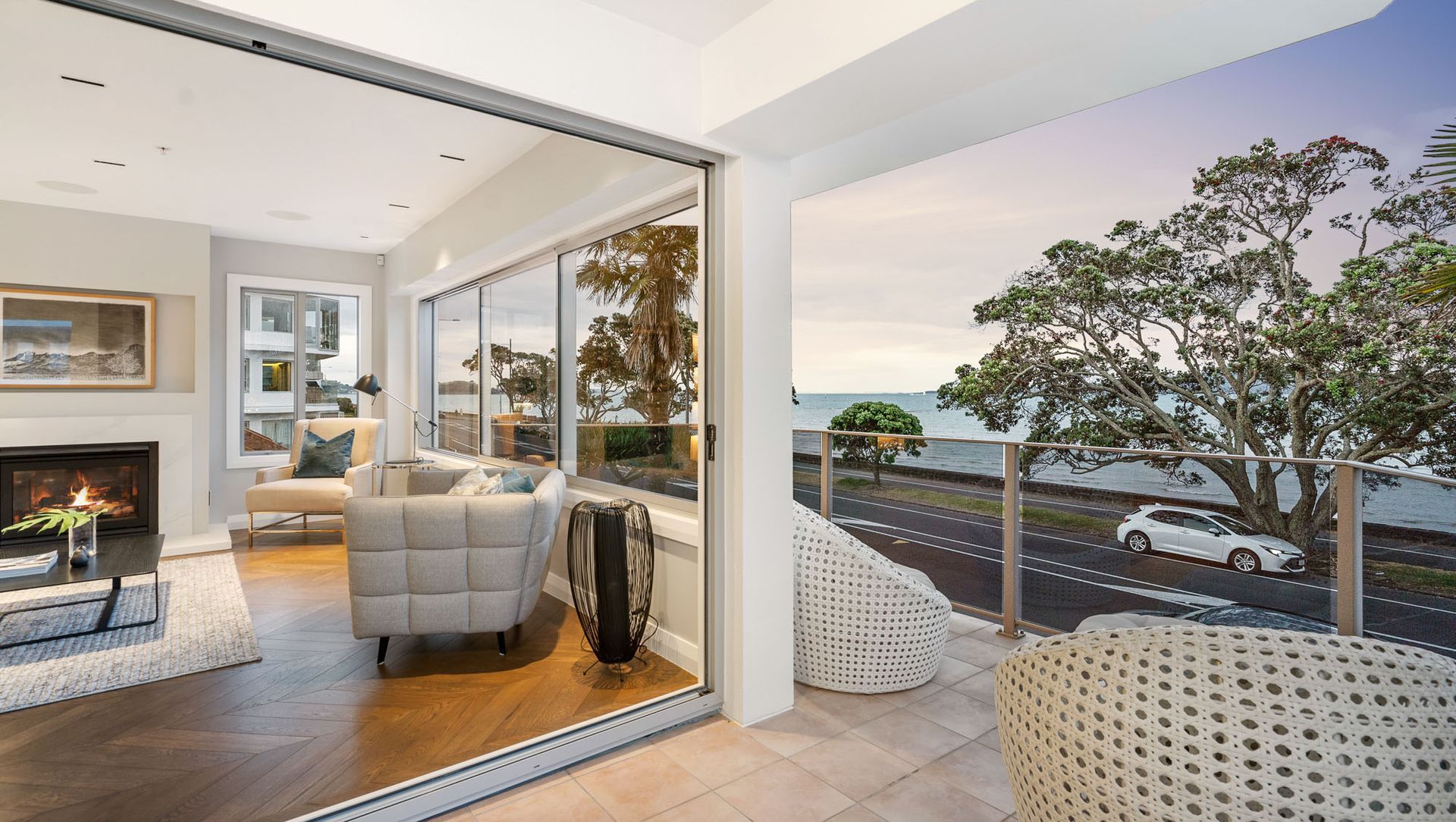 Tamaki Drive Apartment banner