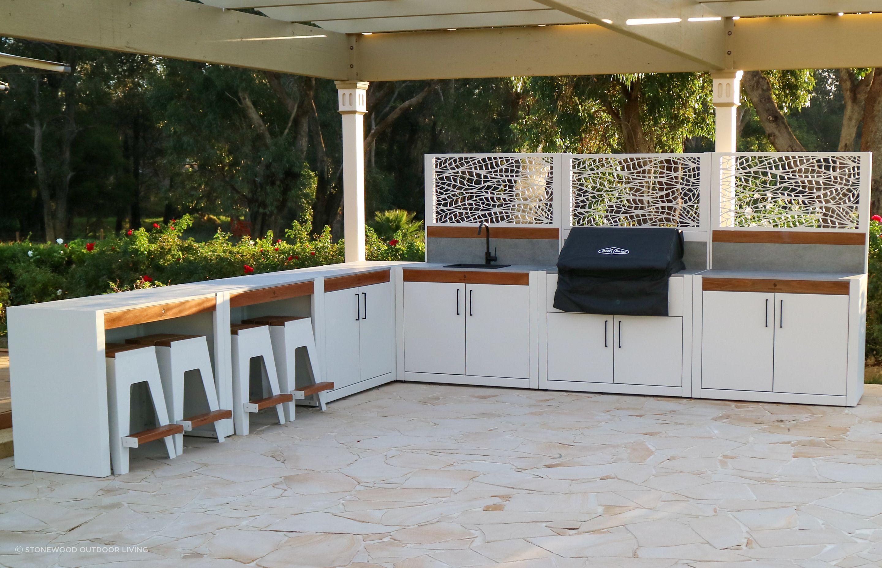 stonewood-bbq-surfmist-white-outdoor-kitchen-11.JPG