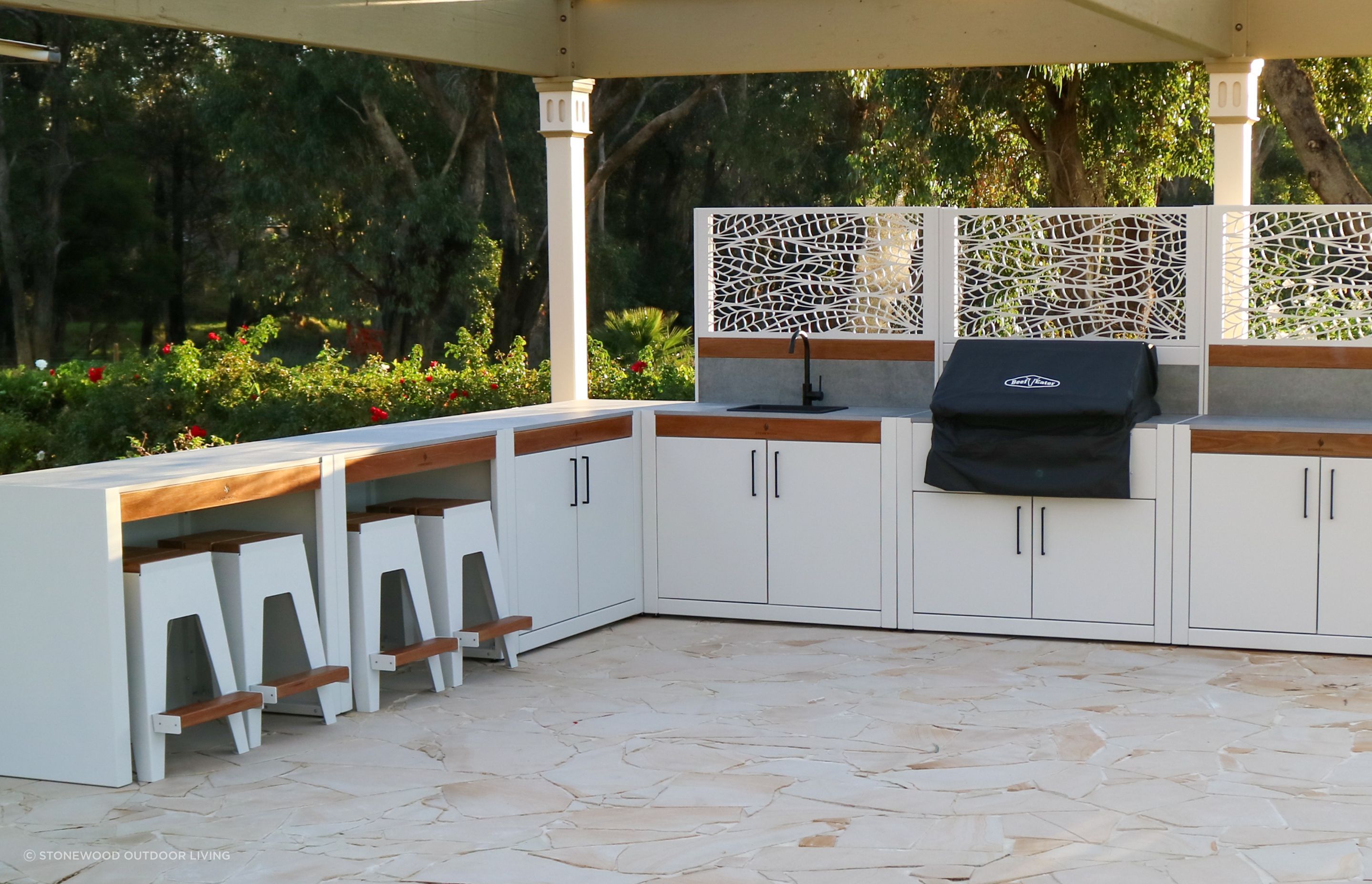 stonewood-bbq-surfmist-white-outdoor-kitchen-11.JPG