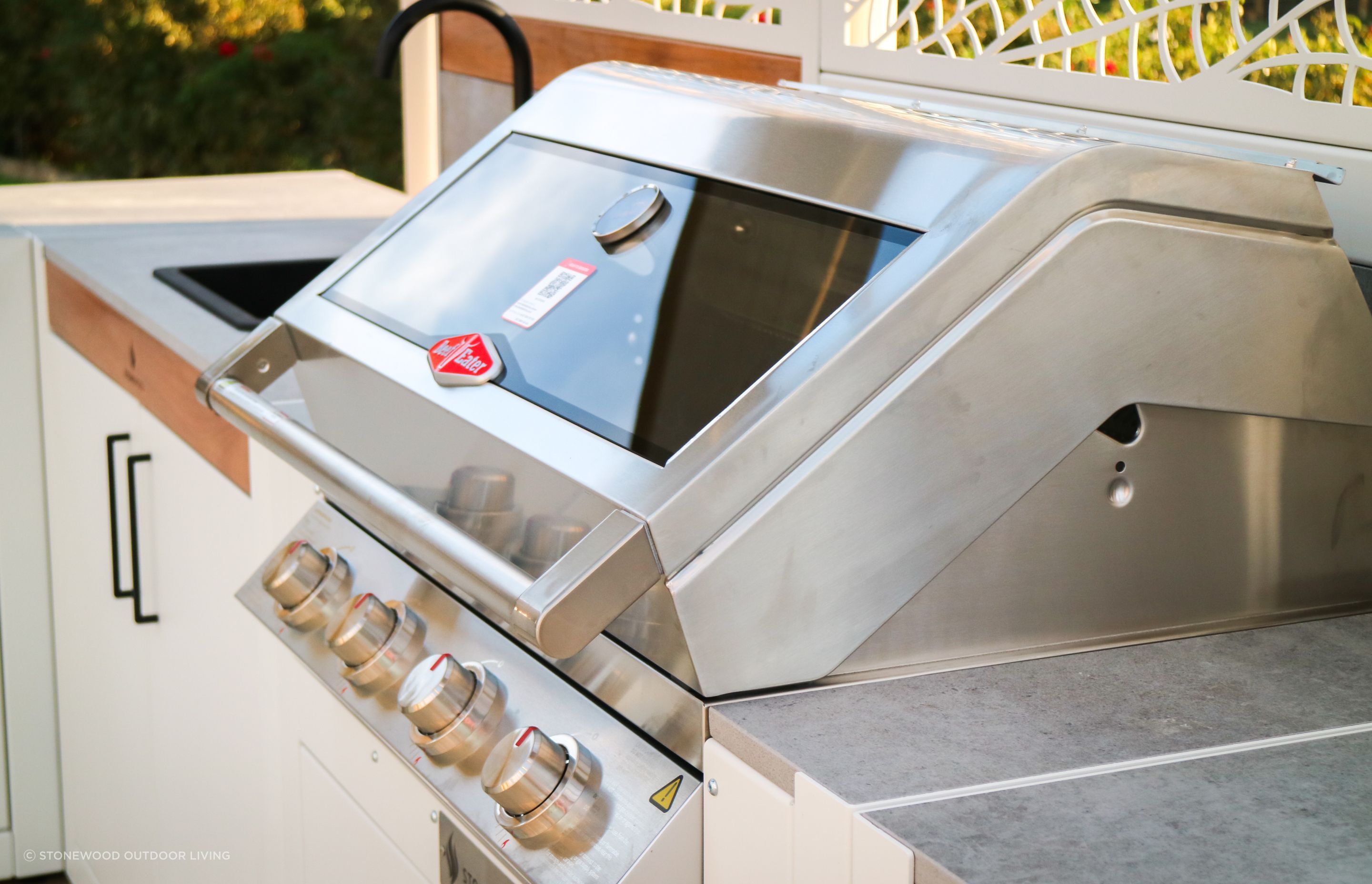 stonewood-bbq-surfmist-white-outdoor-kitchen-15.JPG