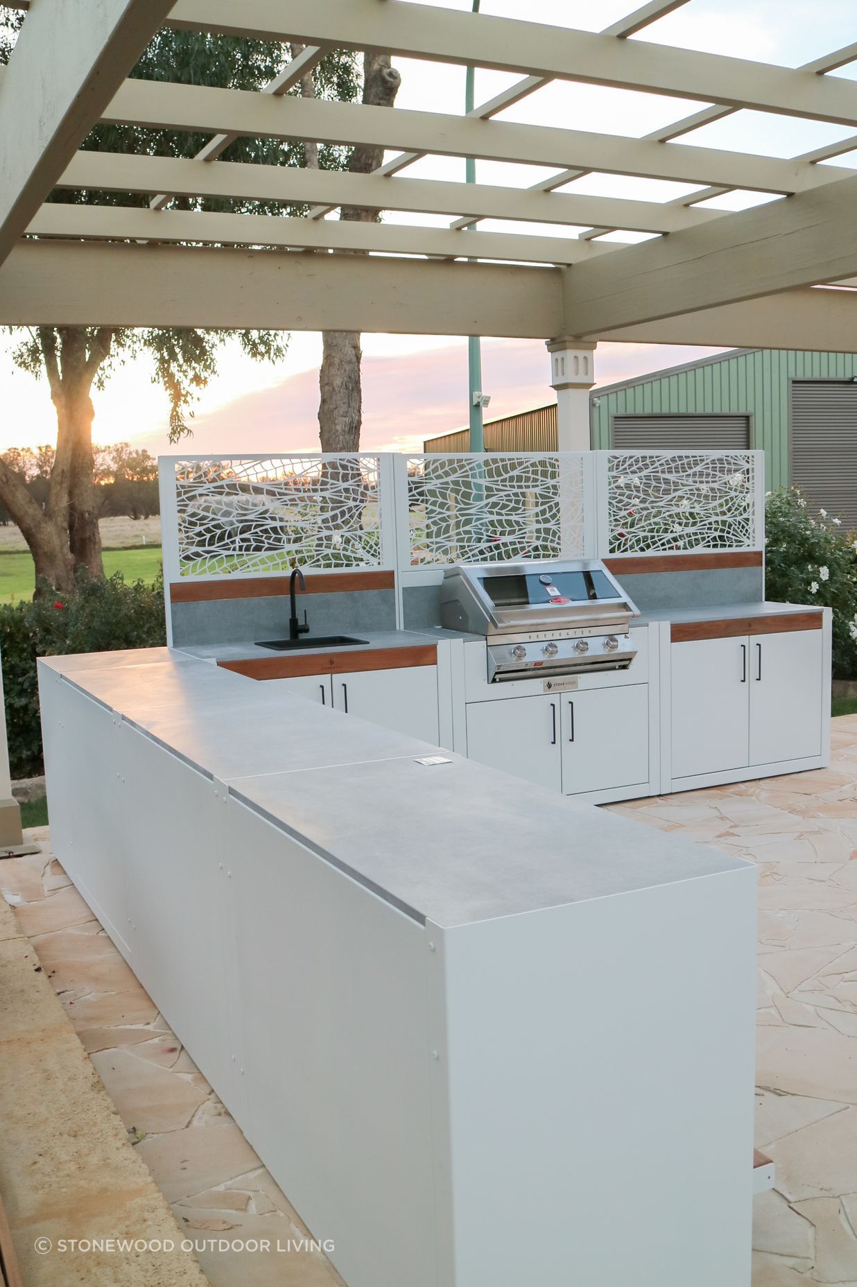 stonewood-bbq-surfmist-white-outdoor-kitchen-32.JPG