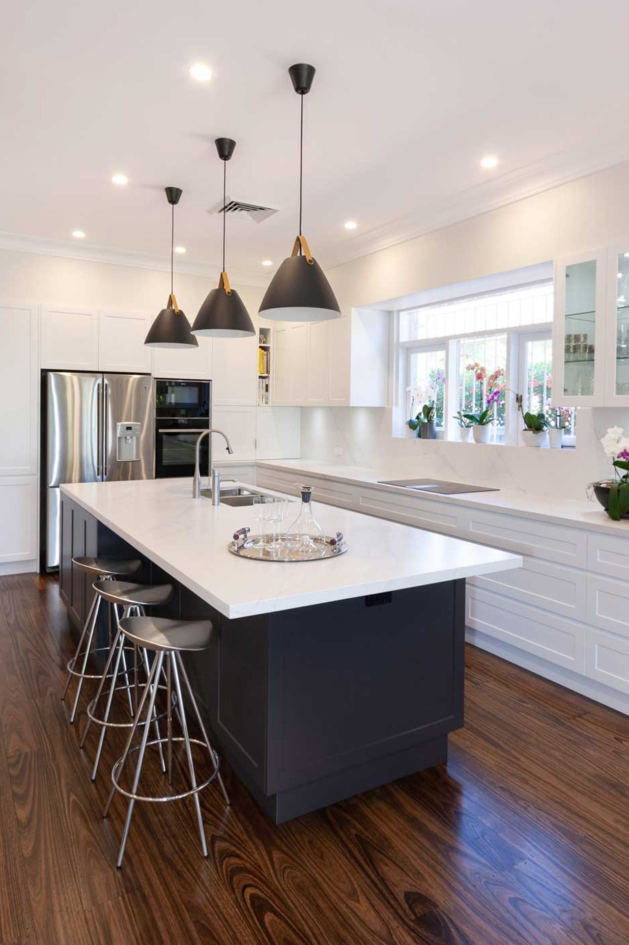 sydney-kitchen-design-dulux-classic-shaker-kitchen-cabinets-neff-bora-3.jpg
