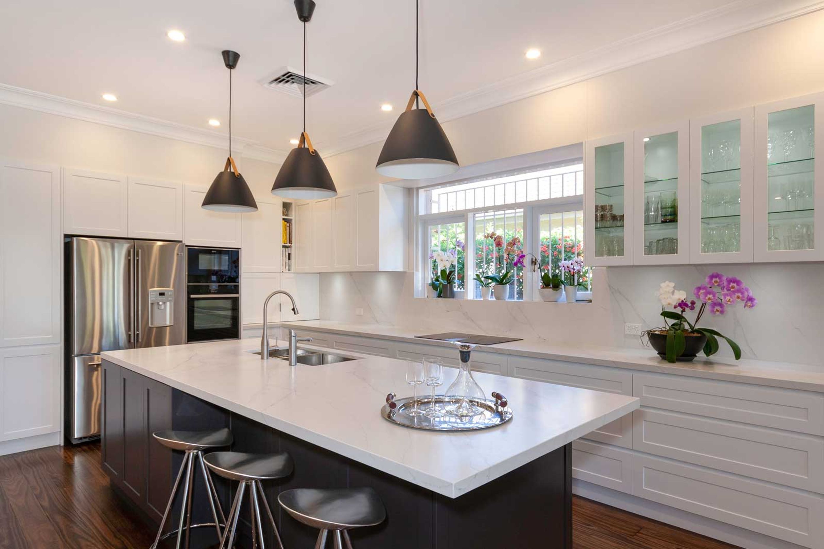 sydney-kitchen-design-dulux-classic-shaker-kitchen-cabinets-neff-bora-5.jpg