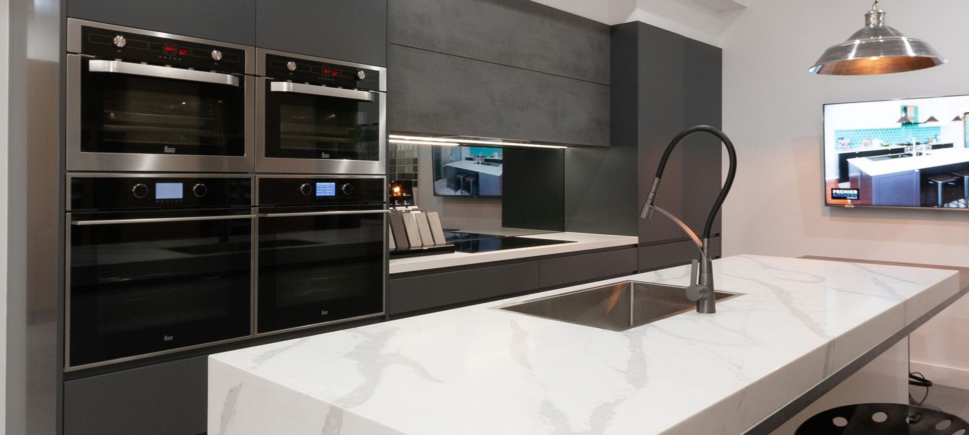 Contemporary Two-tone Kitchen, Drummoyne banner