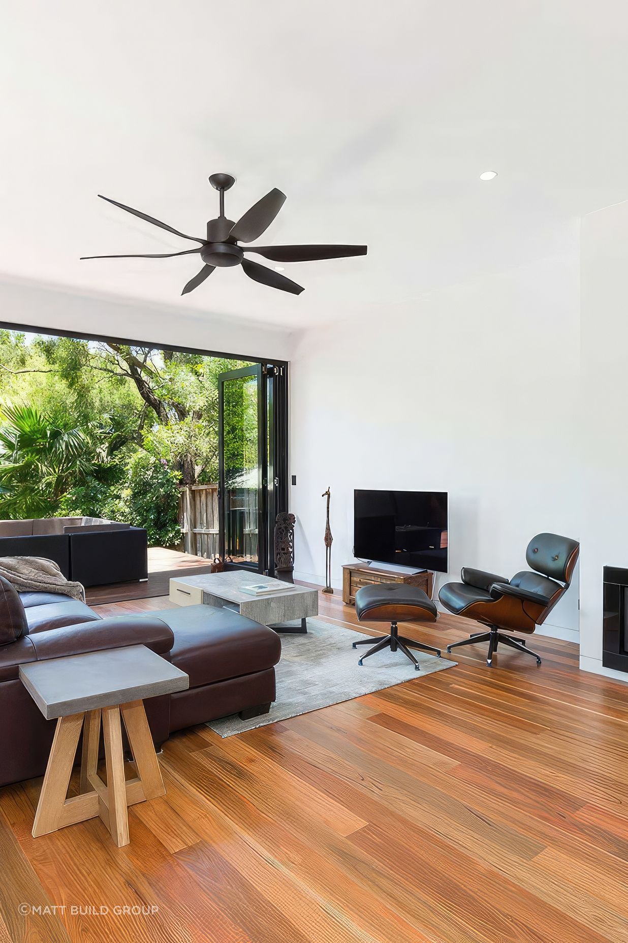 up1-Lounge-room-inc-fireplace-fix-standard-scale-200x-v2.jpg