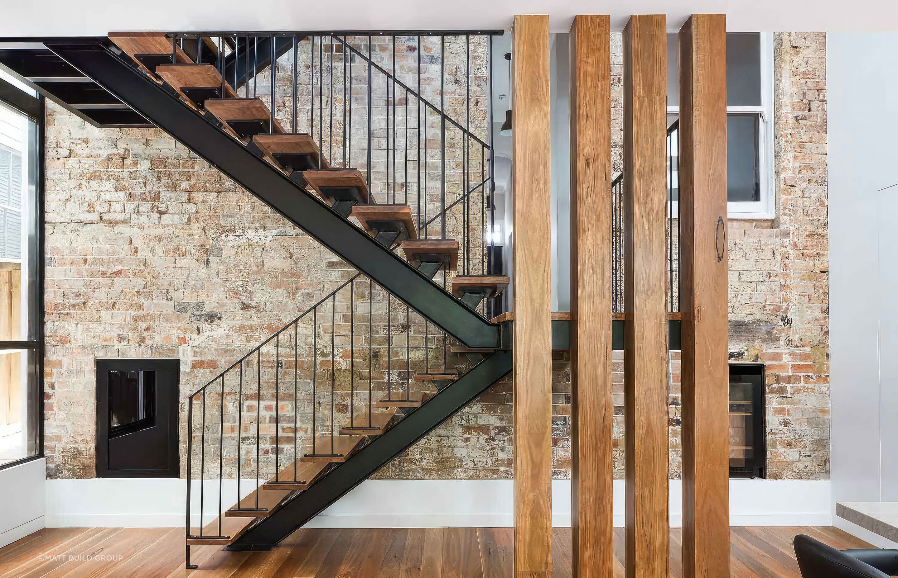 up3-Four-posts-and-stairs-fix-standard-scale-200x.jpg