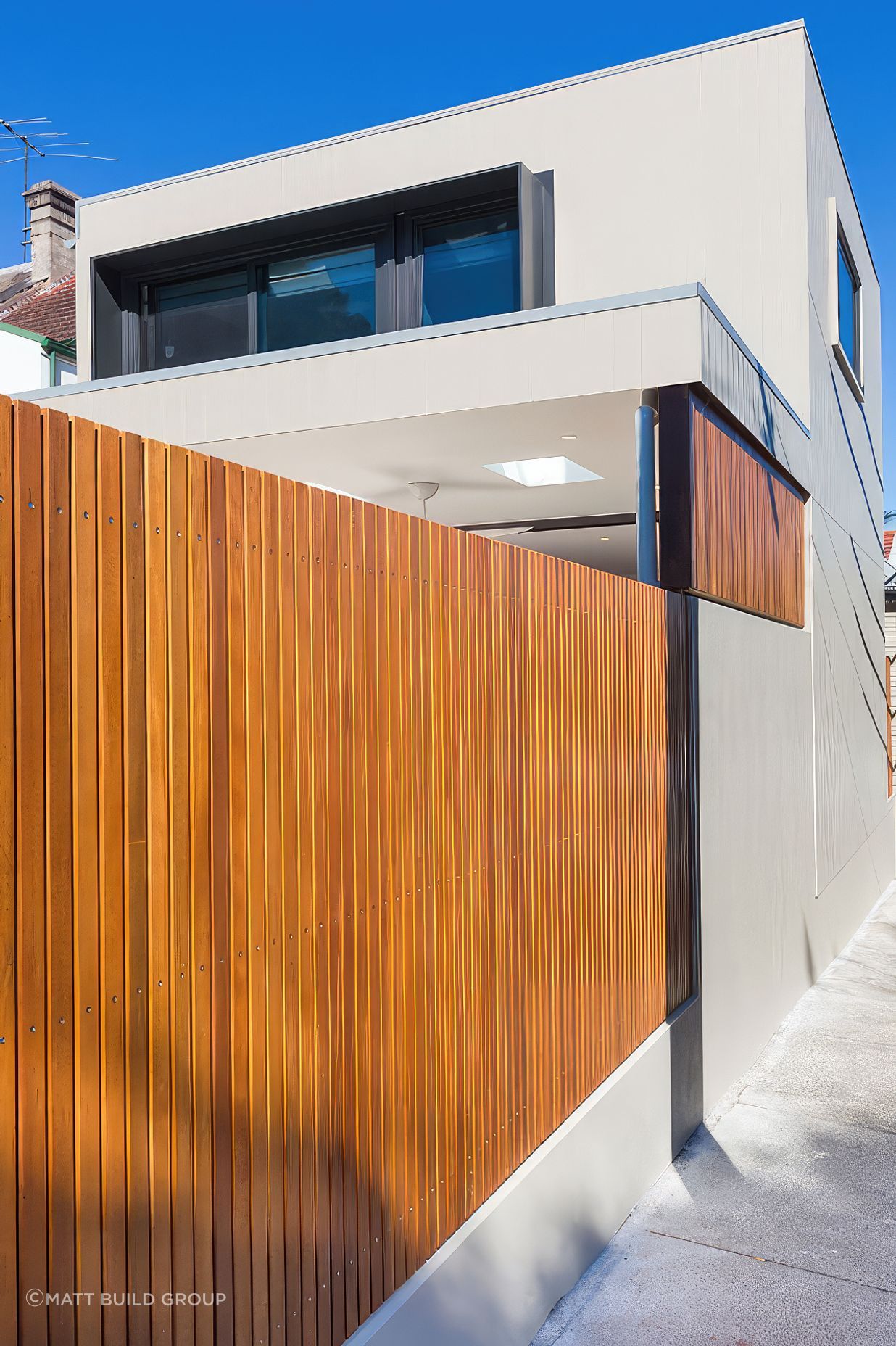 up52-Reynolds-St-Balmain-Image-04-600x1000-fix-standard-scale-200x.jpg