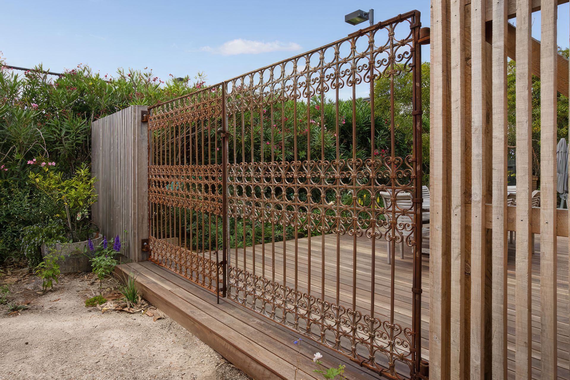 upAnglesea-deck-1-1000x700-fix-standard-scale-400x.jpg