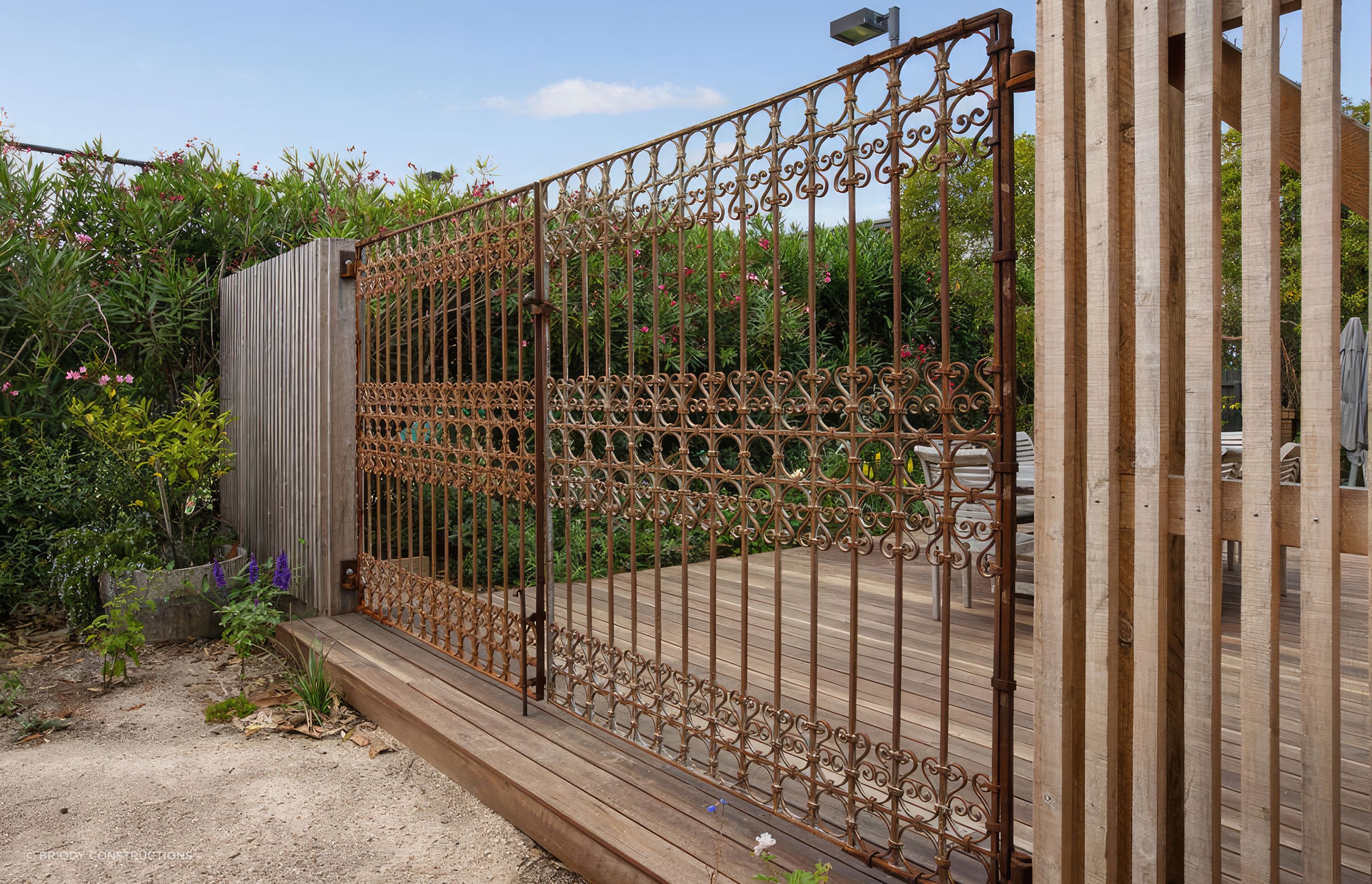 upAnglesea-deck-1-1000x700-fix-standard-scale-400x.jpg
