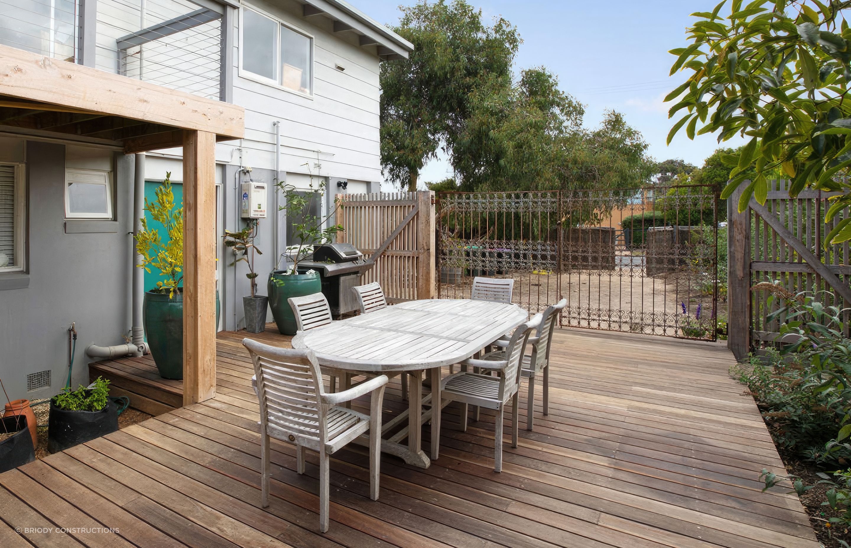 upAnglesea-deck-2-1000x700-fix-standard-scale-400x.jpg