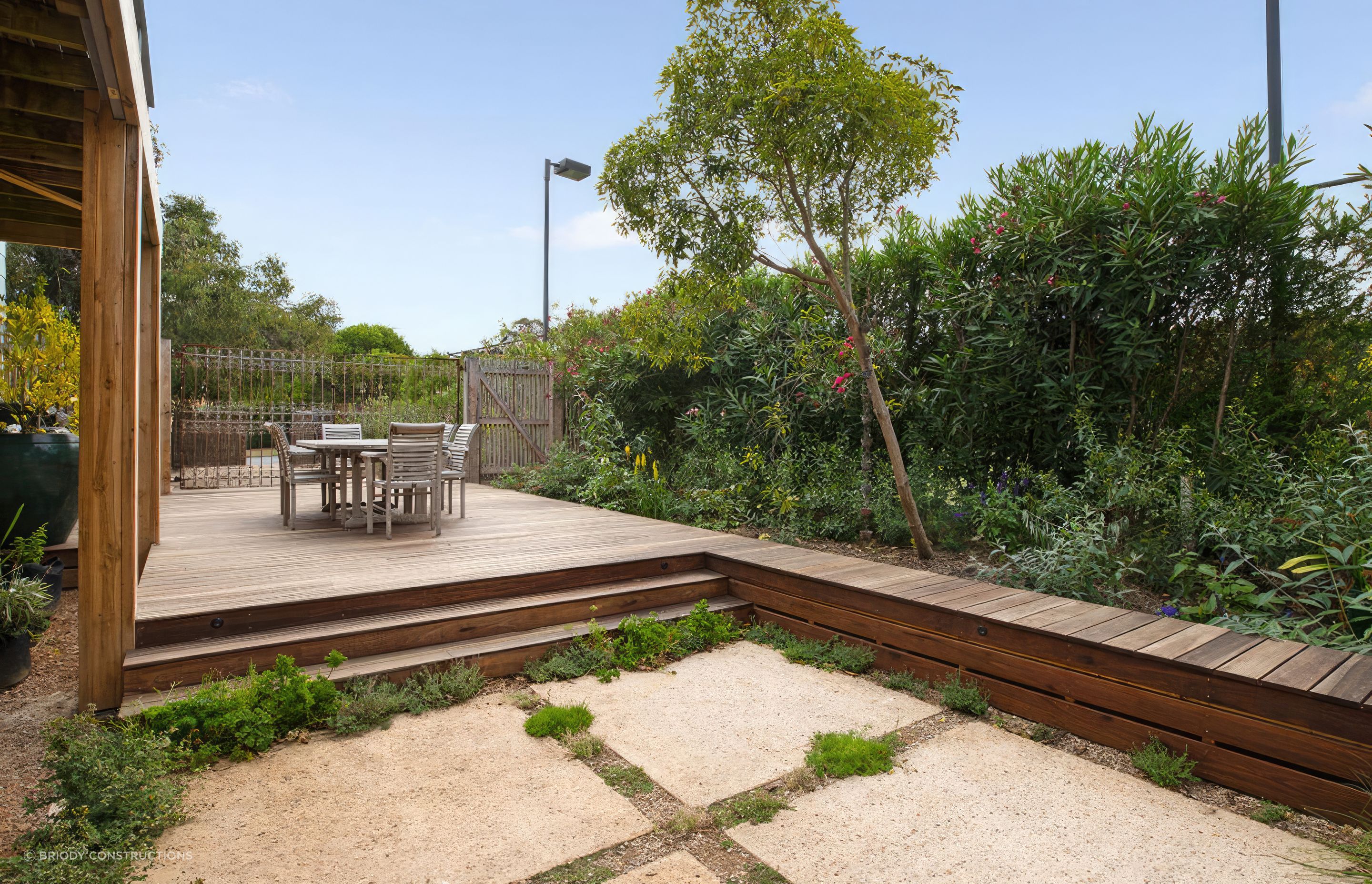 upAnglesea-deck-3-1000x700-fix-standard-scale-400x.jpg