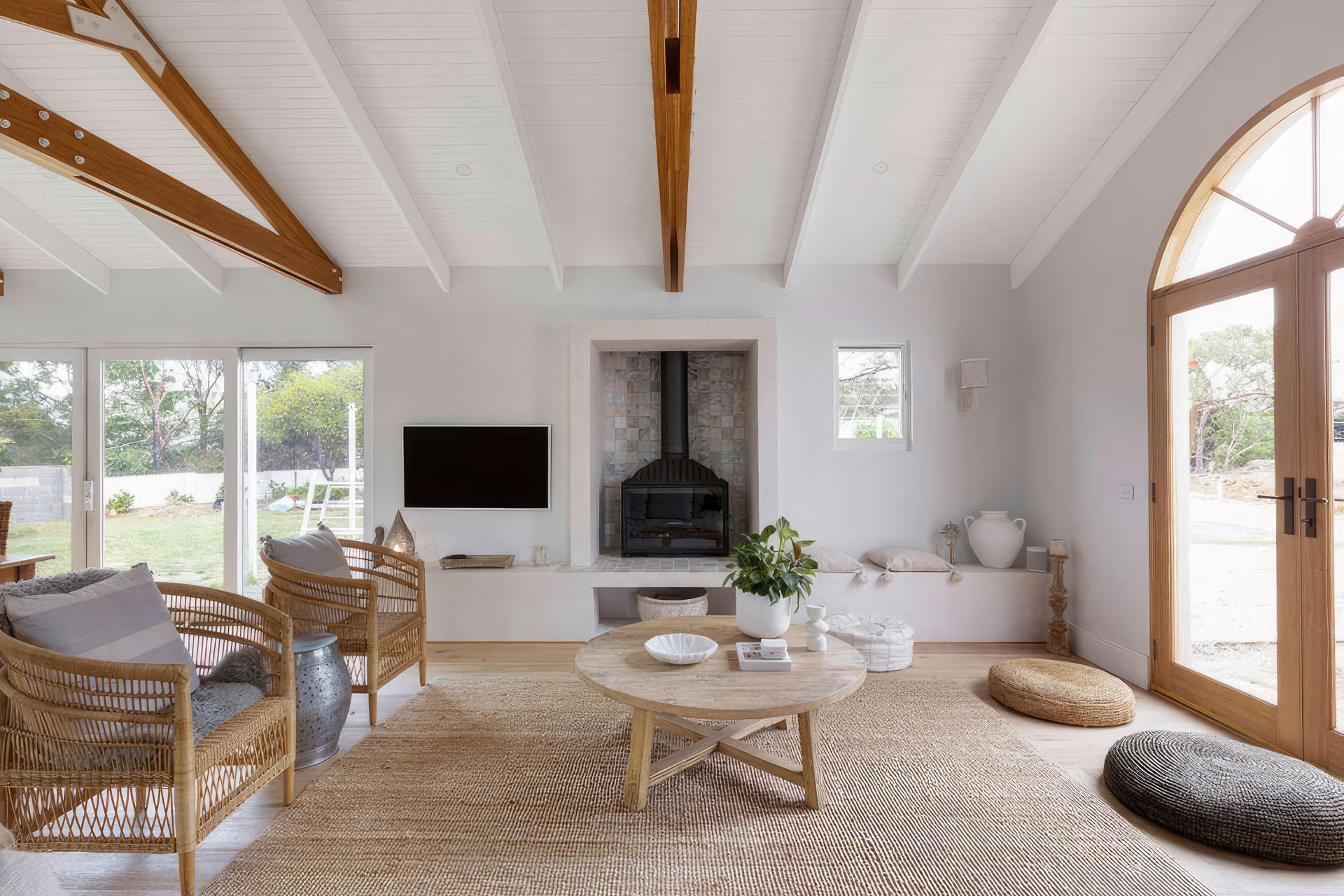 upFireplace-living-area-1000x700-fix-standard-scale-400x-v3.jpg