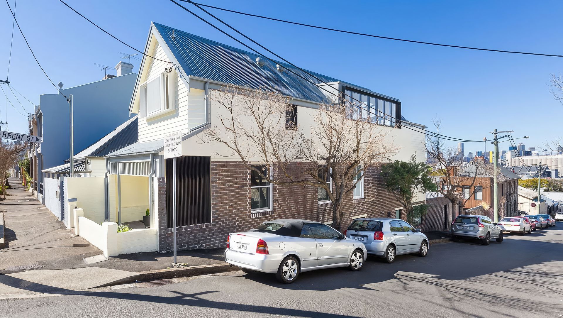 A Modern Twist - Rozelle banner