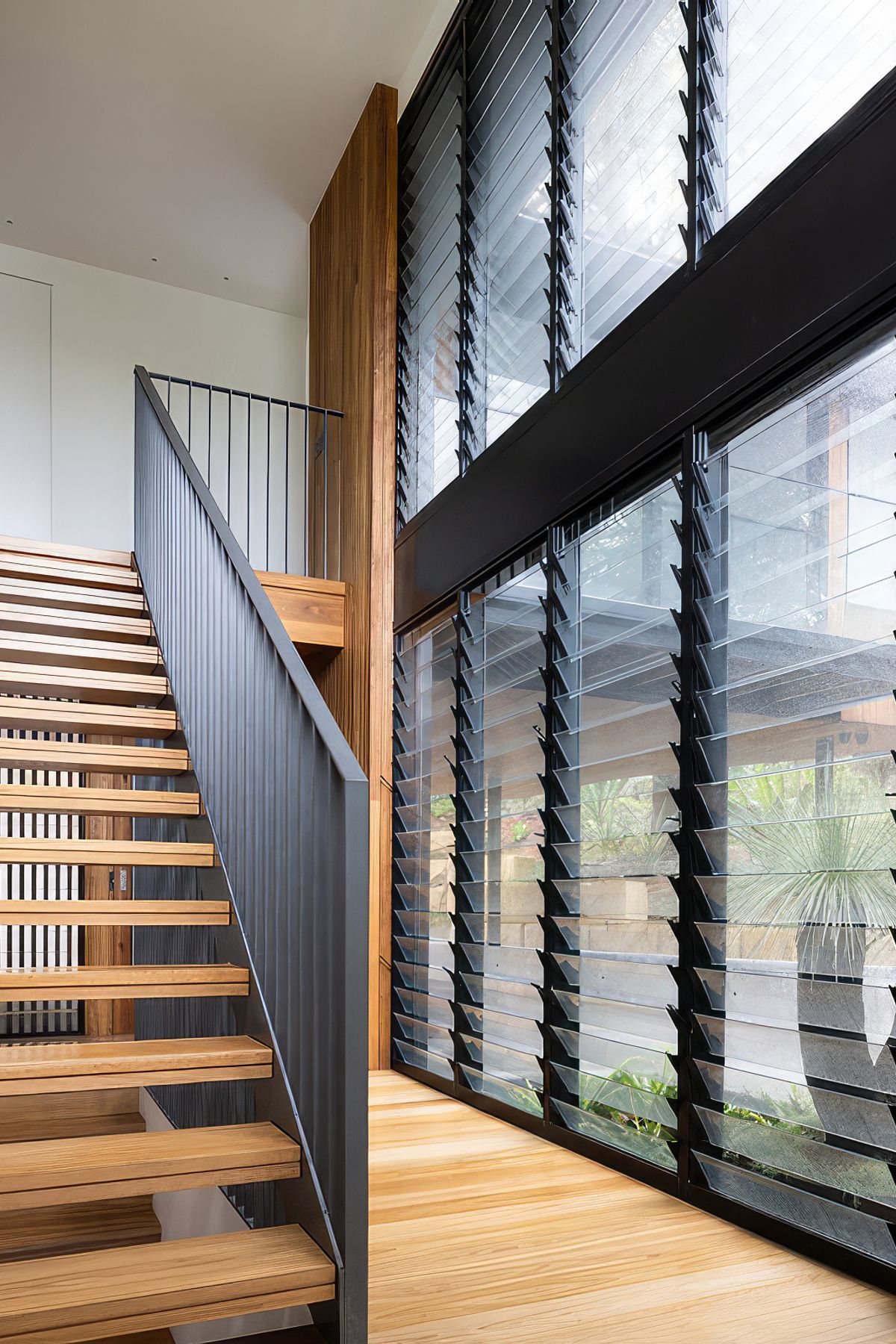 upMATTBUILD-Lilli-Pilli-Main-Slider-Image-3-560x800-1-fix-standard-scale-200x.jpg