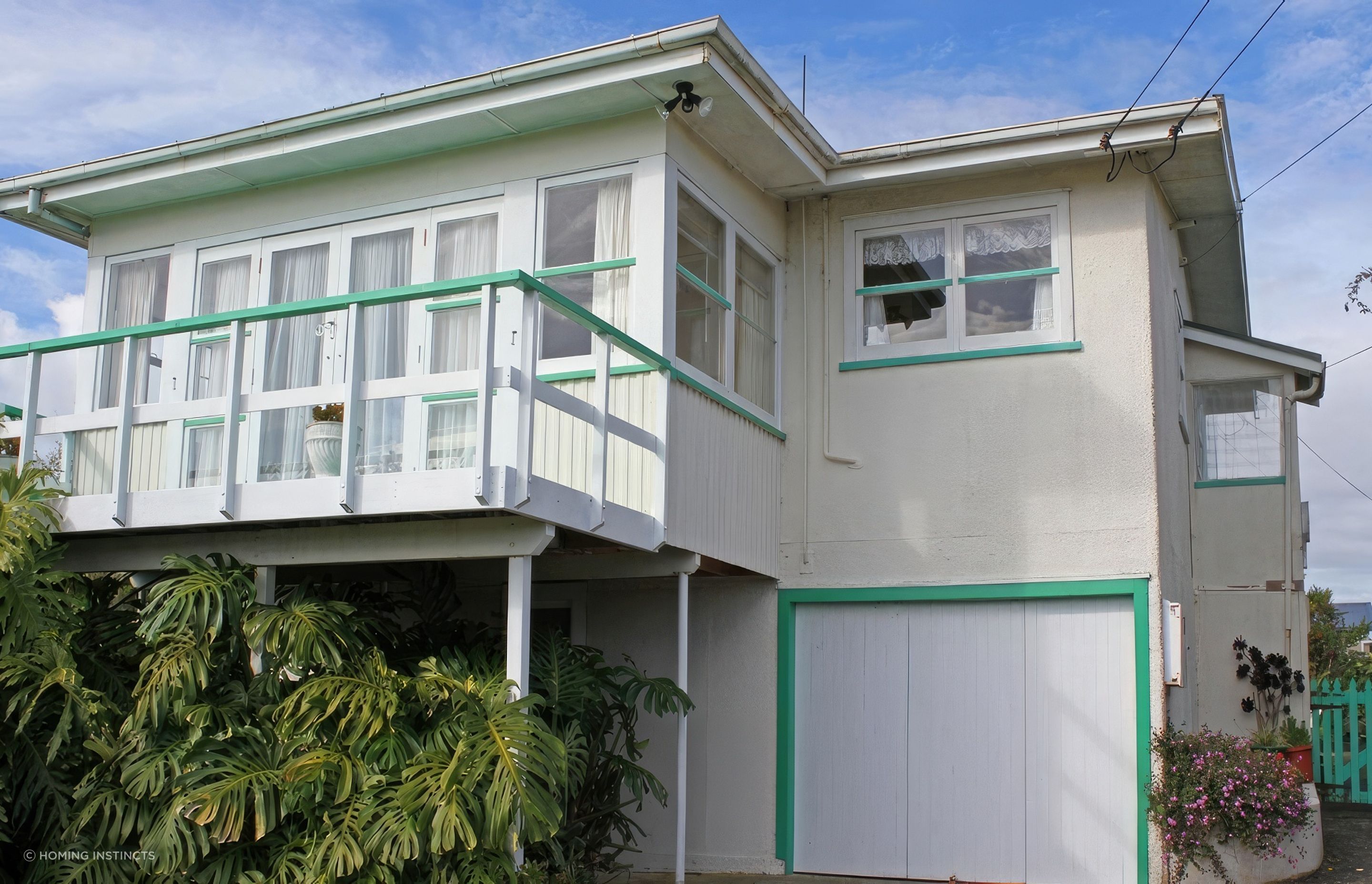 upReidsHouse12-1030x618-fix-standard-scale-200x.jpg