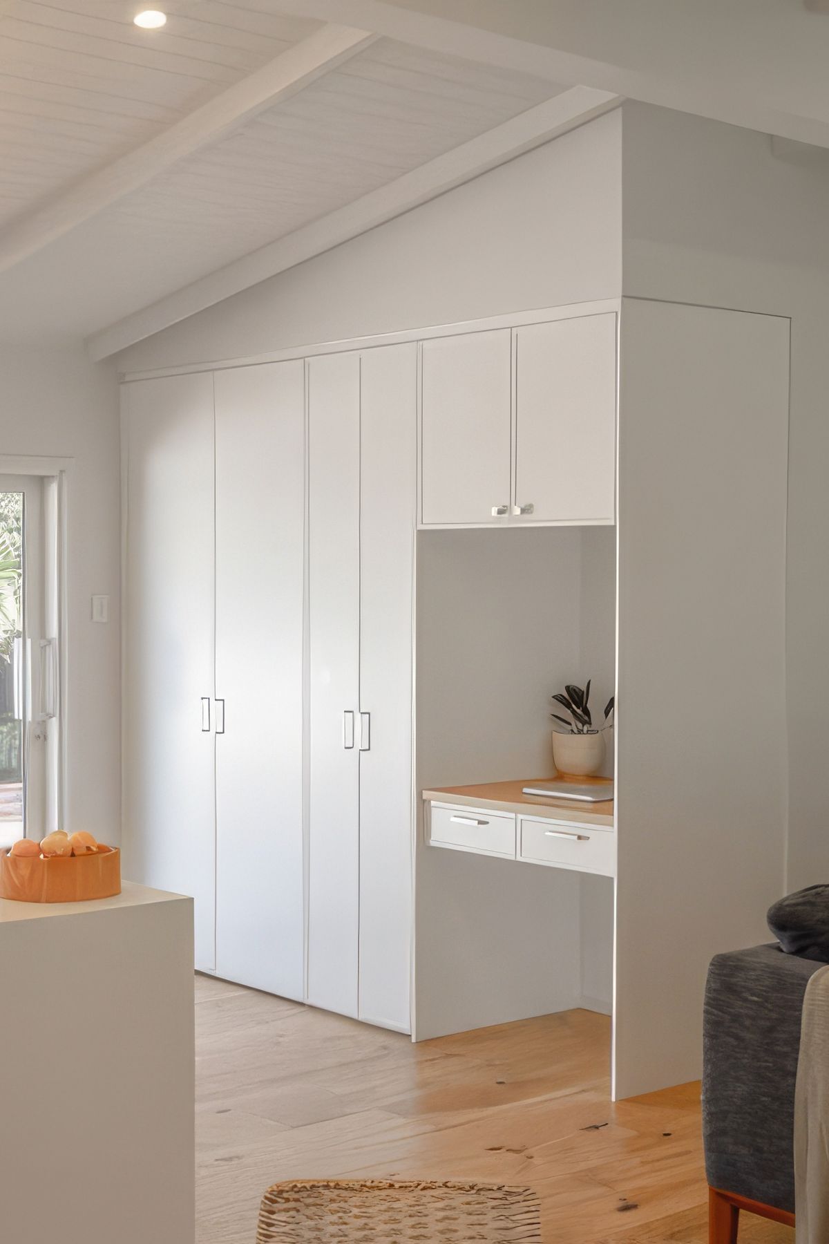 upfindlay-residential-builders-open-plan-living-stanmore-bay-renovation-AMqaNBxNODClXJEj-fix-standard-scale-400x.jpg