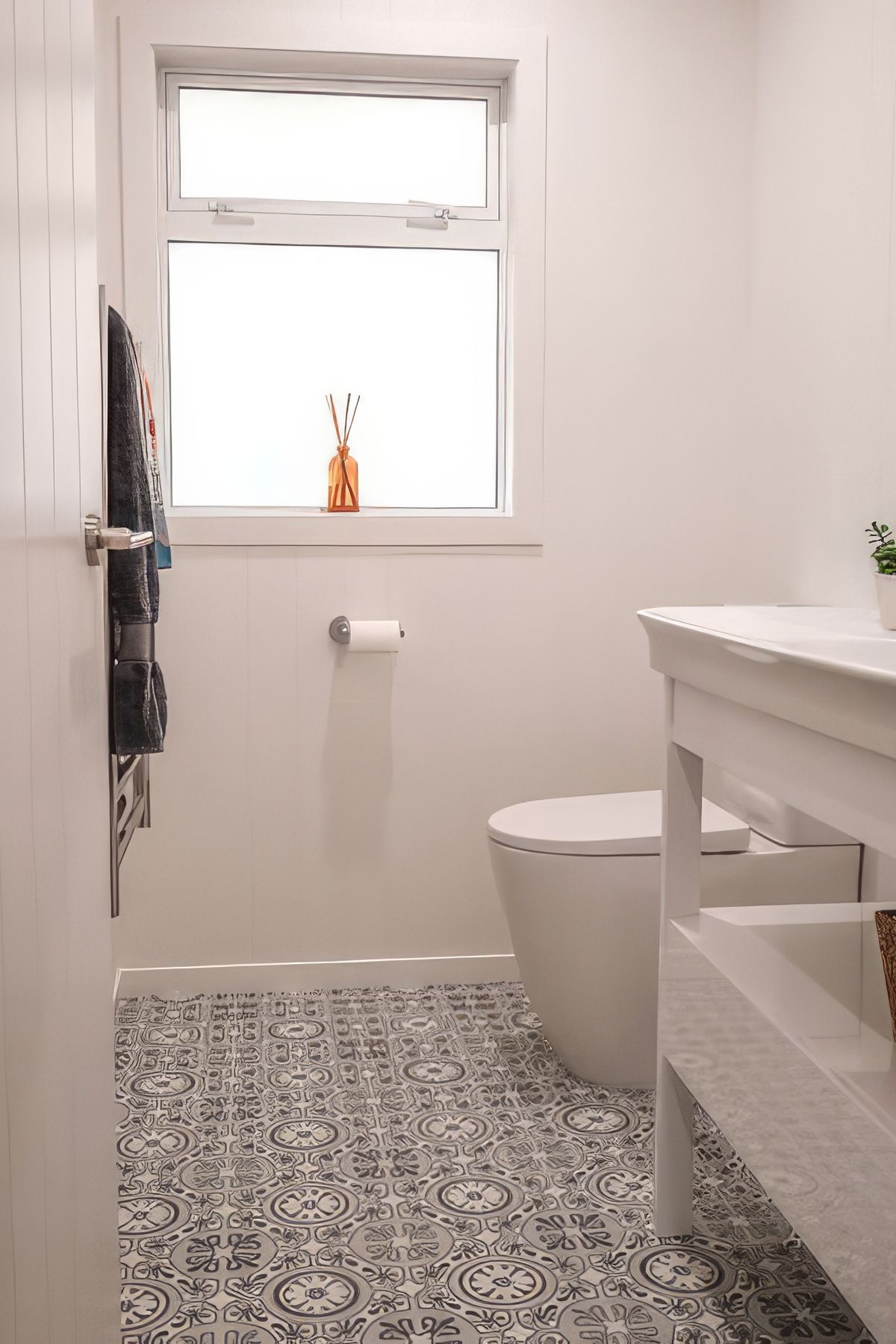 uprenovation-bathroom-project-findlay-residential-builder-9-dOqXjlww0LTBEGNB-fix-standard-scale-400x.jpg