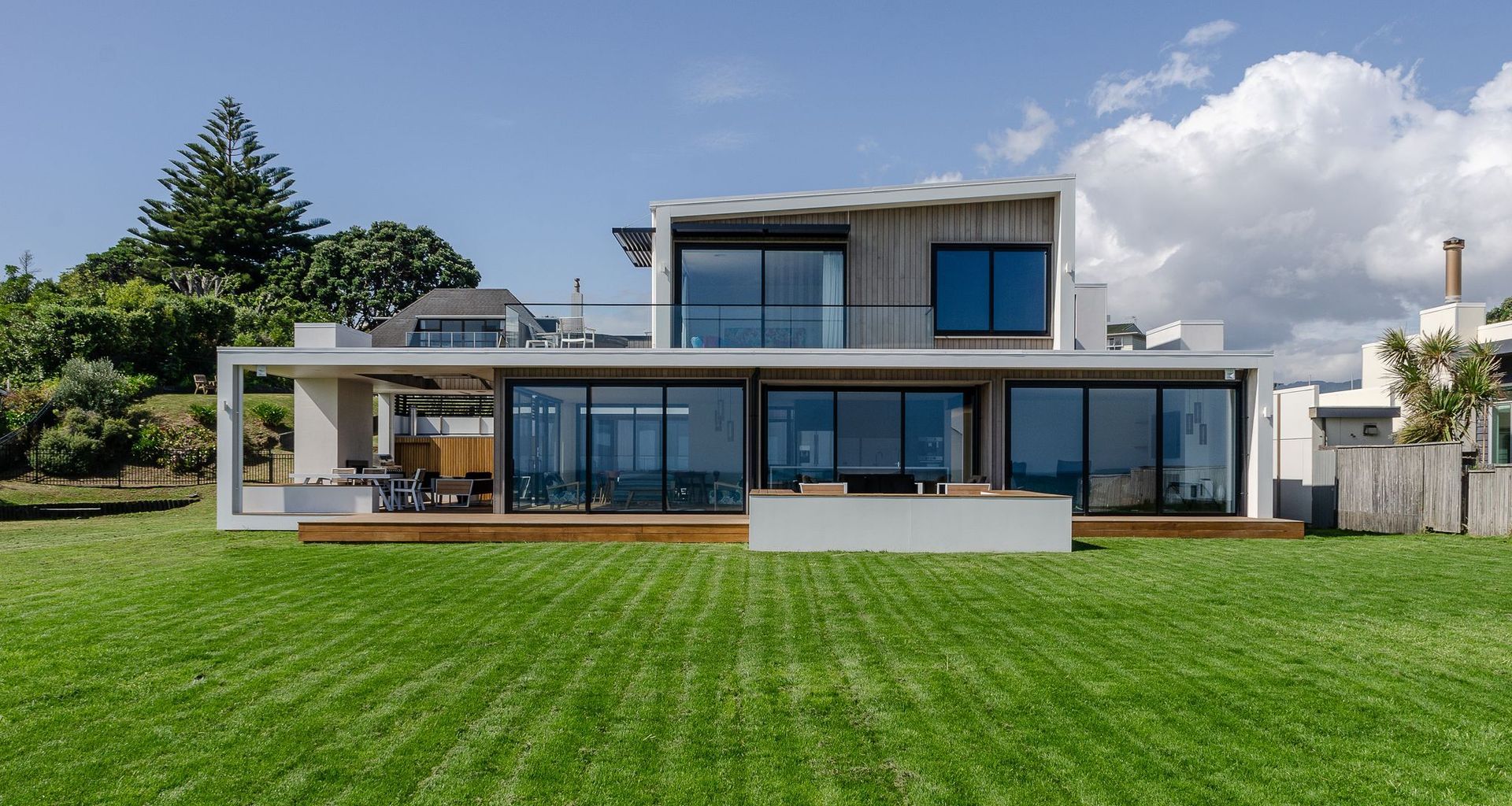 Waikanae Beach House banner
