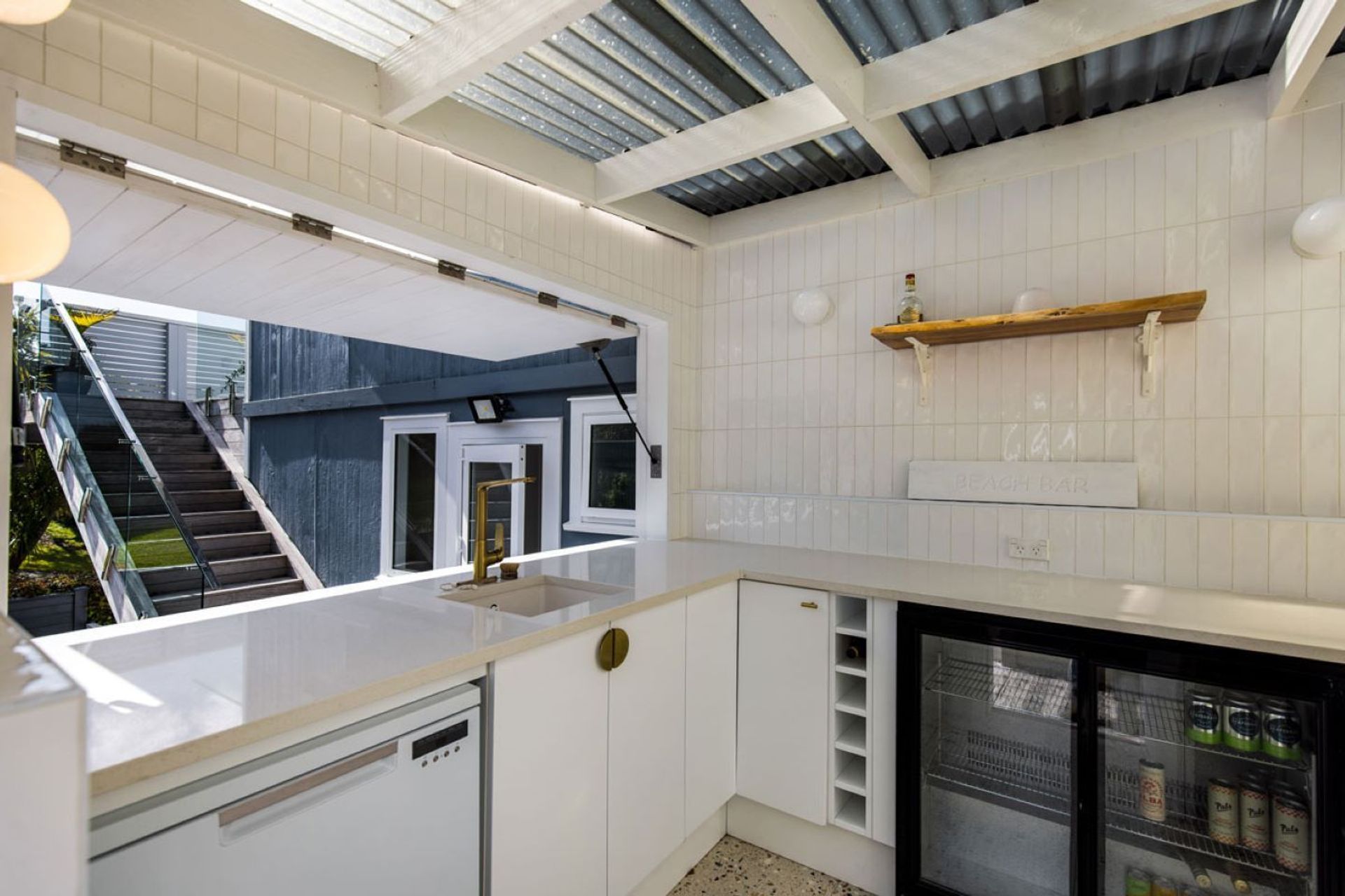 ze-build-outdoor-bar-renovation-laundry-integration-tiled-wall-auckland-Increased-Pixels.jpg