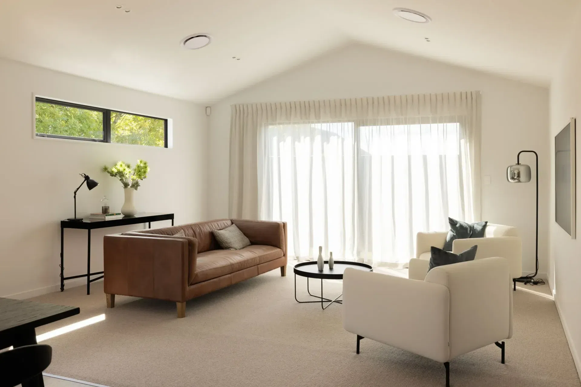 79A-Milns-Road-Summerlea-Showhome-lounge.webp