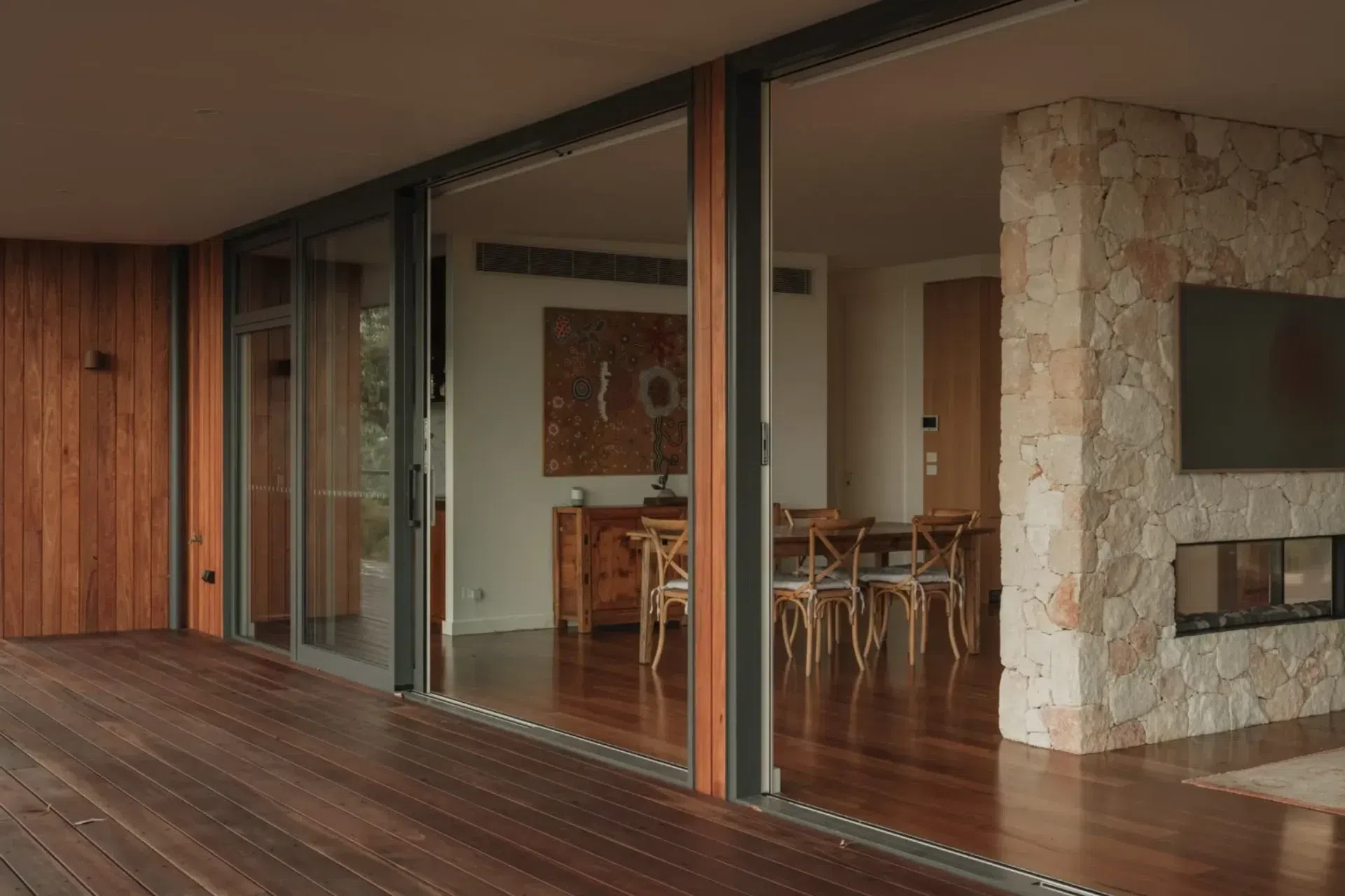 AMMOSSTONEWALLCLADDINGRMSTRADERSNATURALSTONESUPPLIERMELBOURNE-85-1536x1152.webp