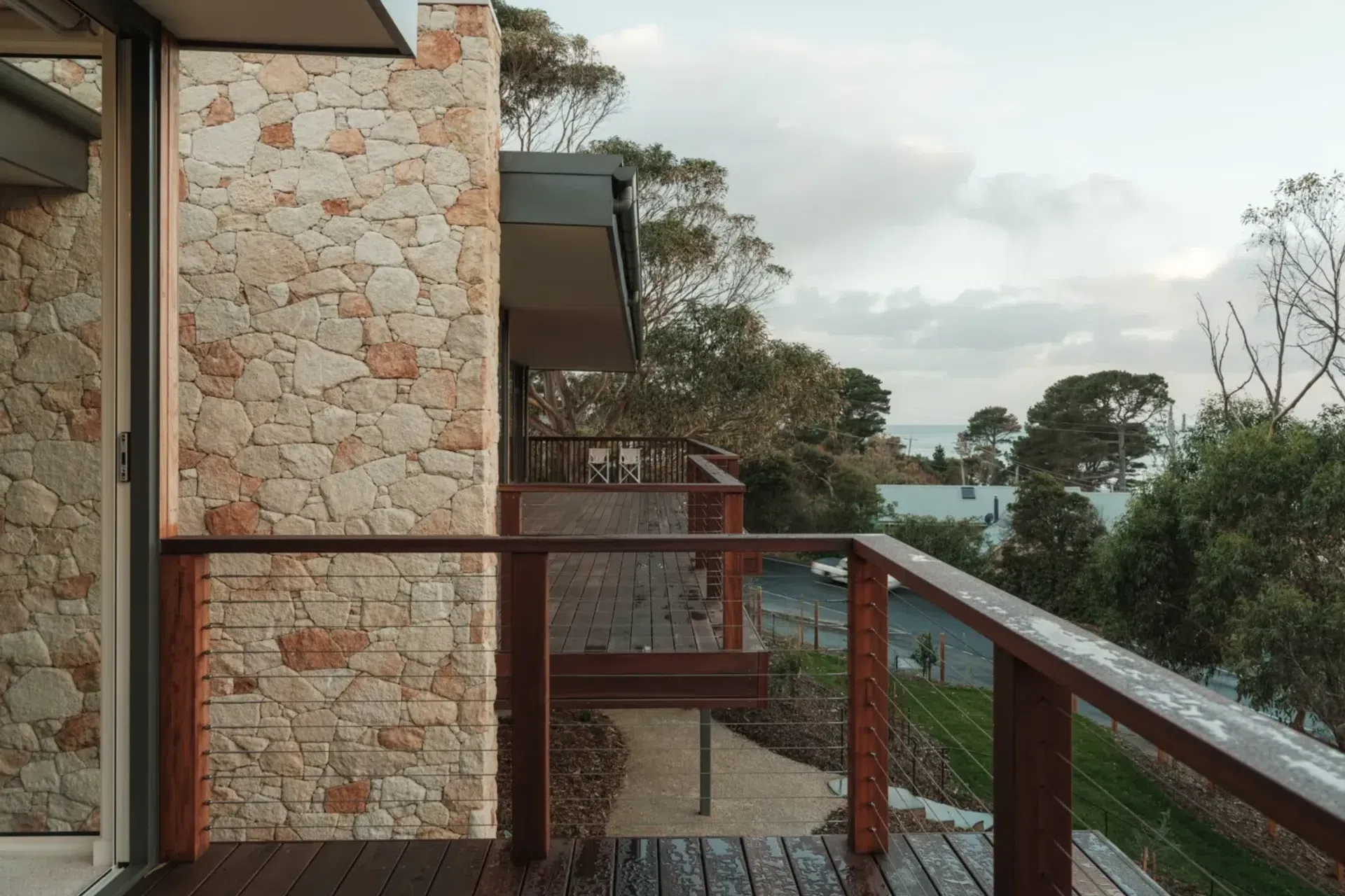 AMMOSSTONEWALLCLADDINGRMSTRADERSNATURALSTONESUPPLIERMELBOURNE-99-1536x1152.webp