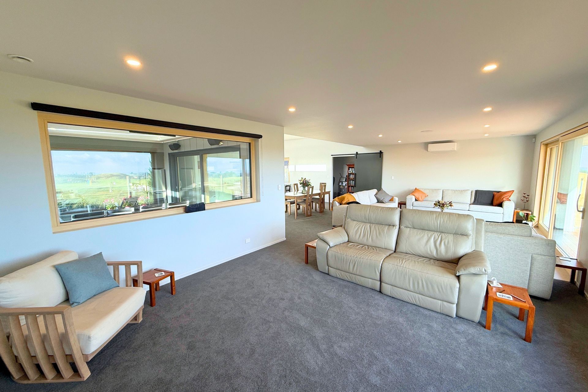 Emmetts-lounge.jpg