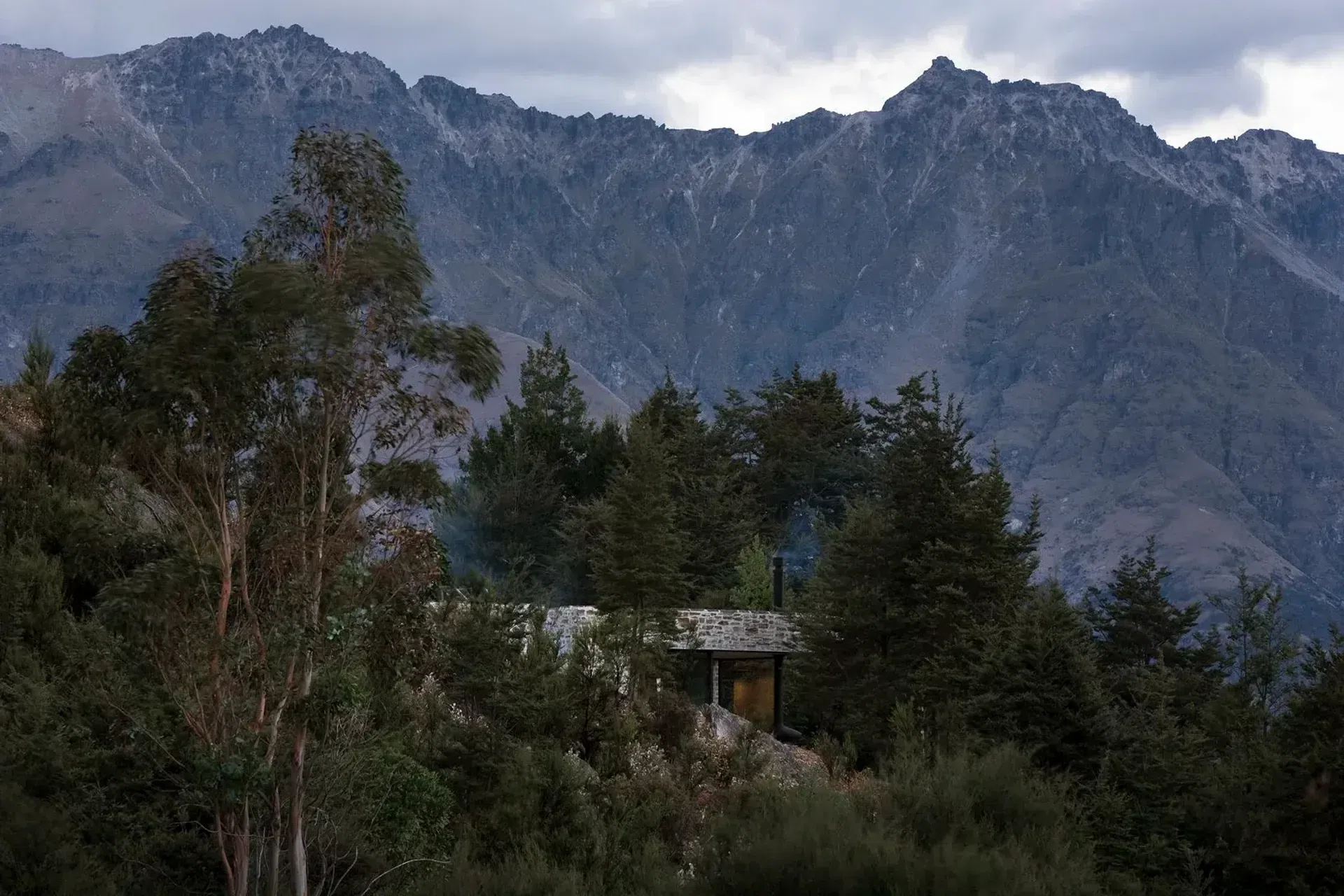mountainretreat-suavetwo-tone-ambitec4.webp