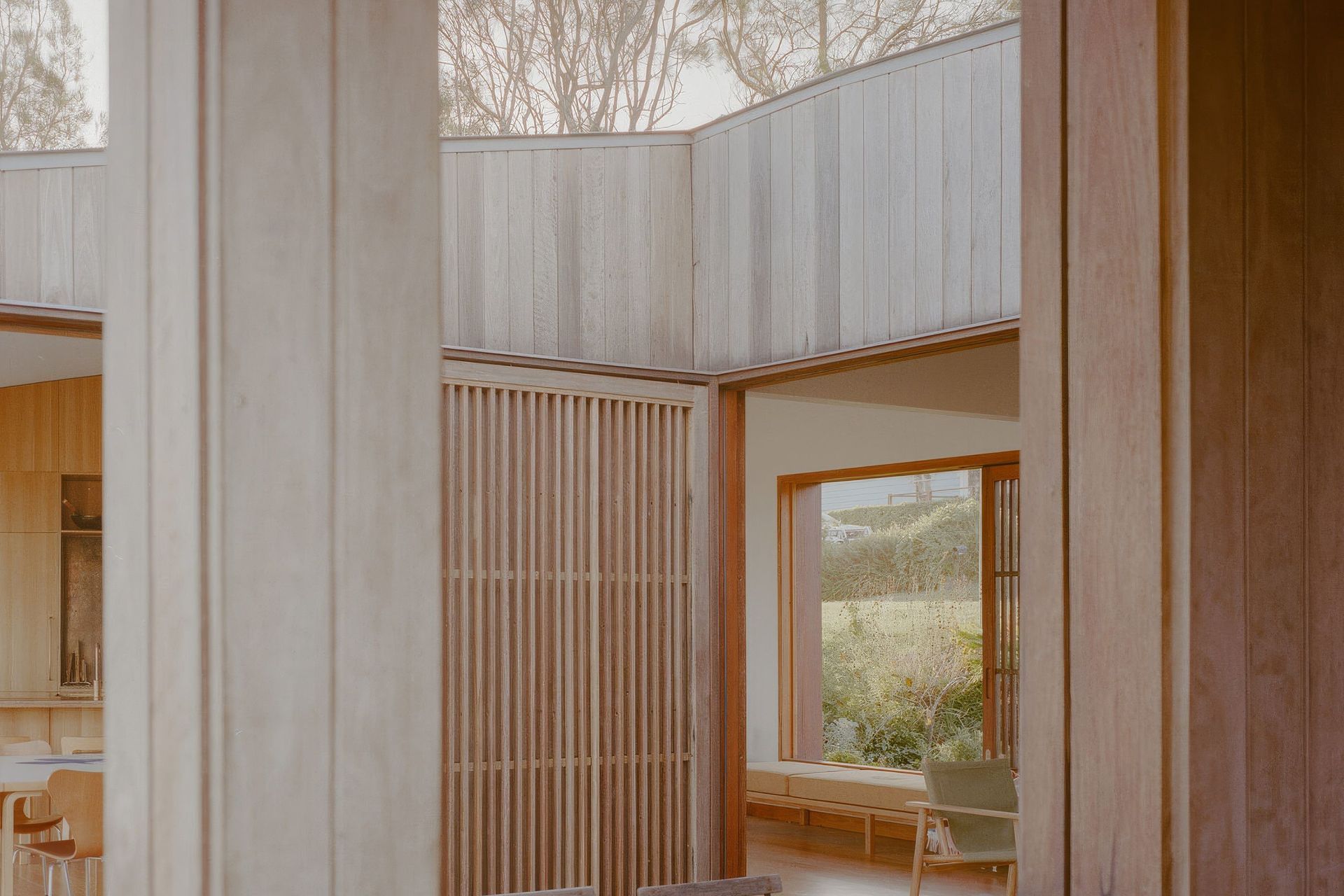 scale-gerroahouse-timclarkstudio-12-1400x1050-upscaled-by-Replicate.jpg