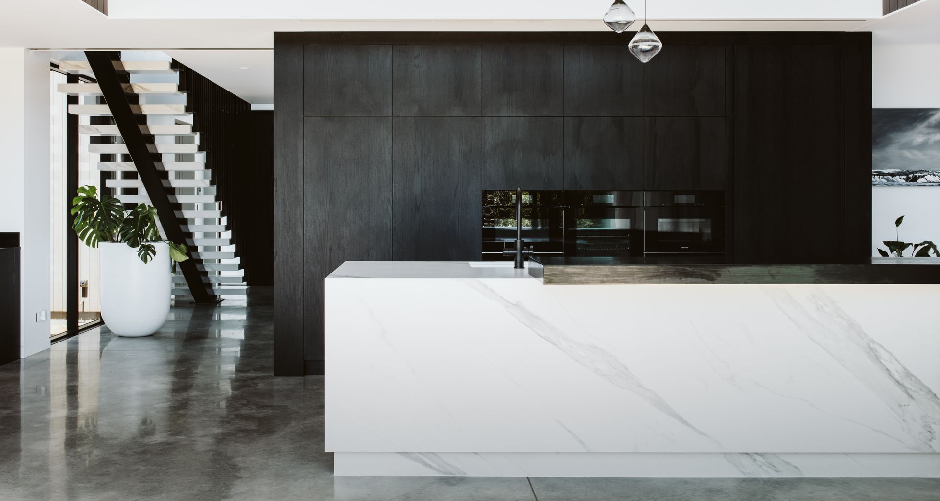 A Glamorous Kitchen for An Amazing Home in New Zeland banner
