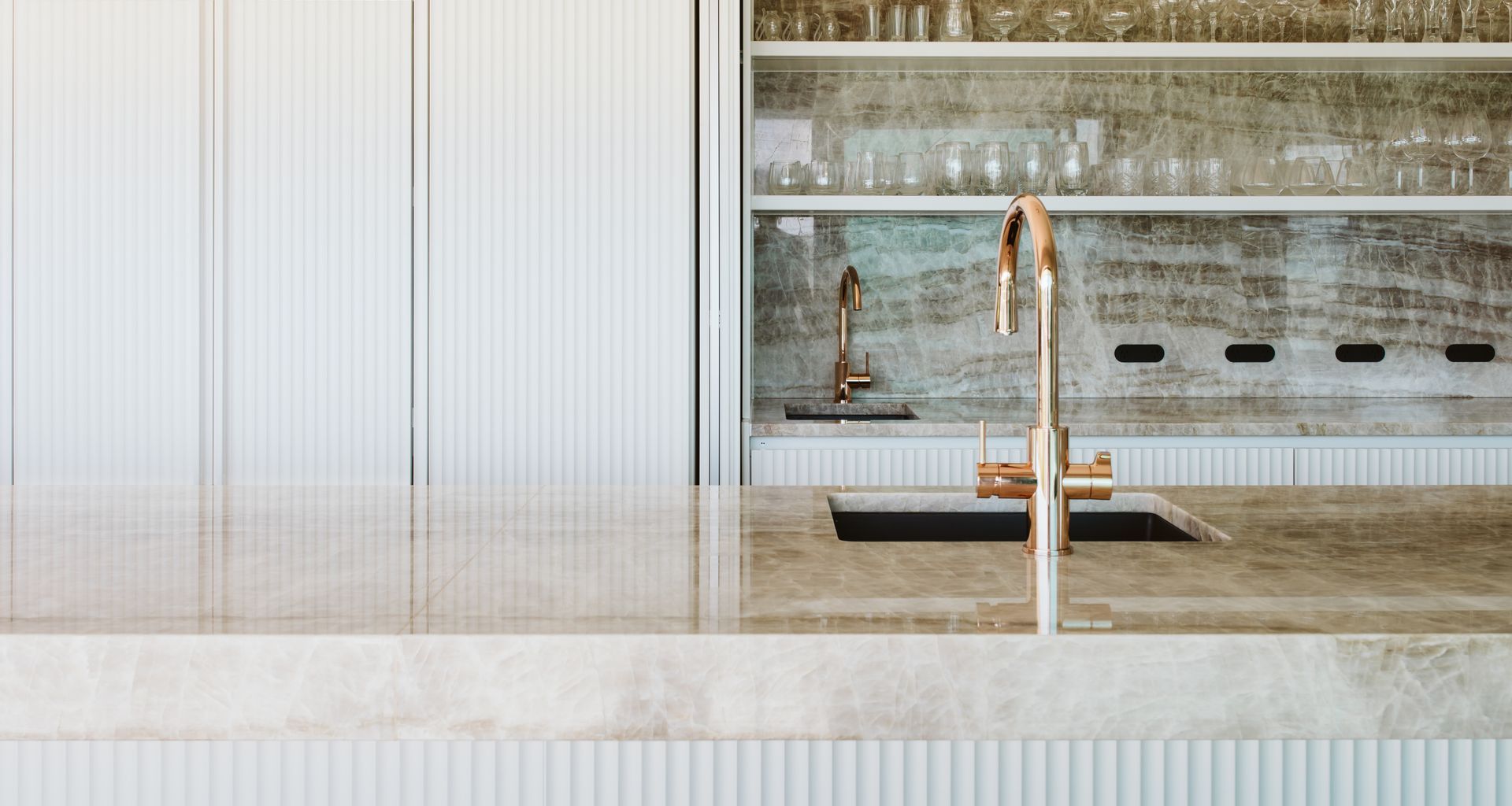 The Serenity of Sensa Refreshes A Waterfront Home banner