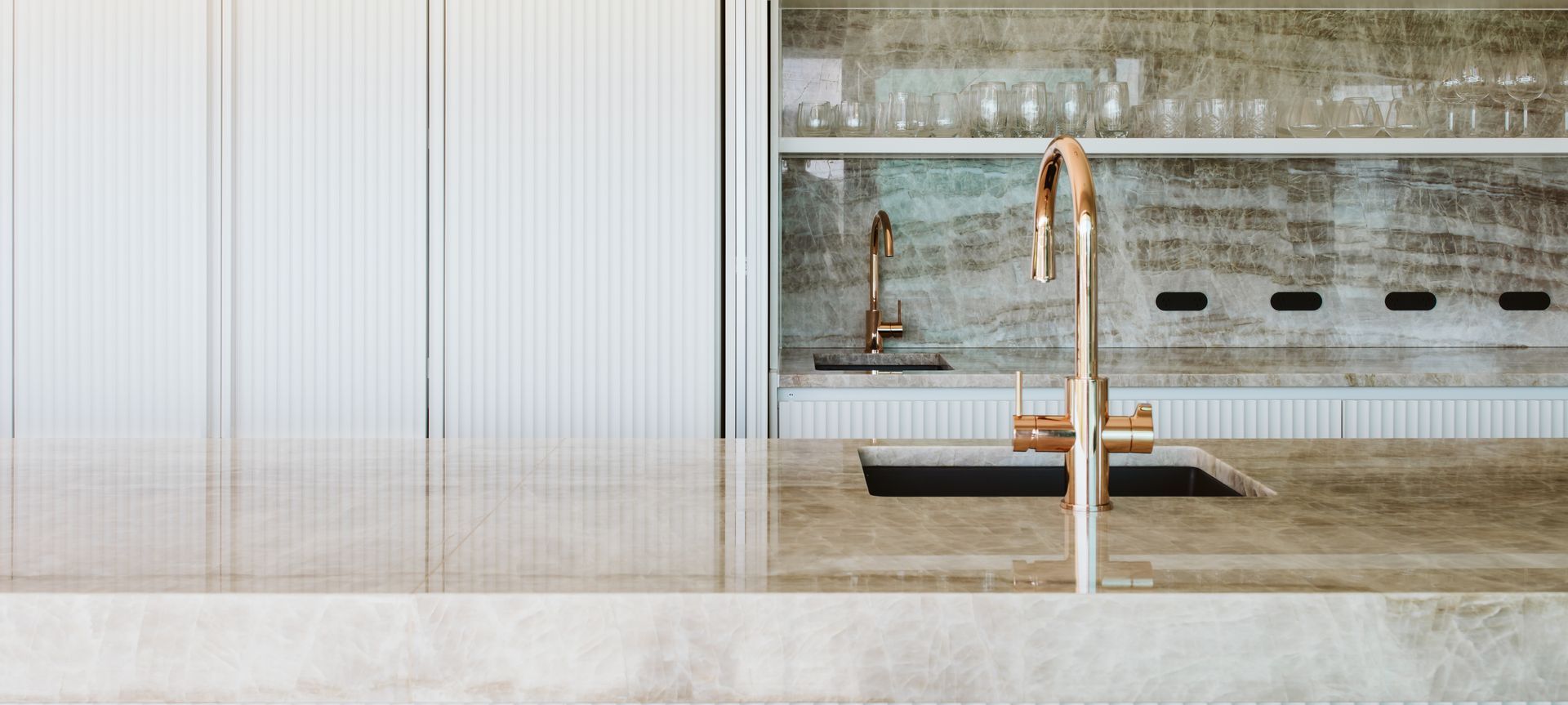 The Serenity of Sensa Refreshes A Waterfront Home banner