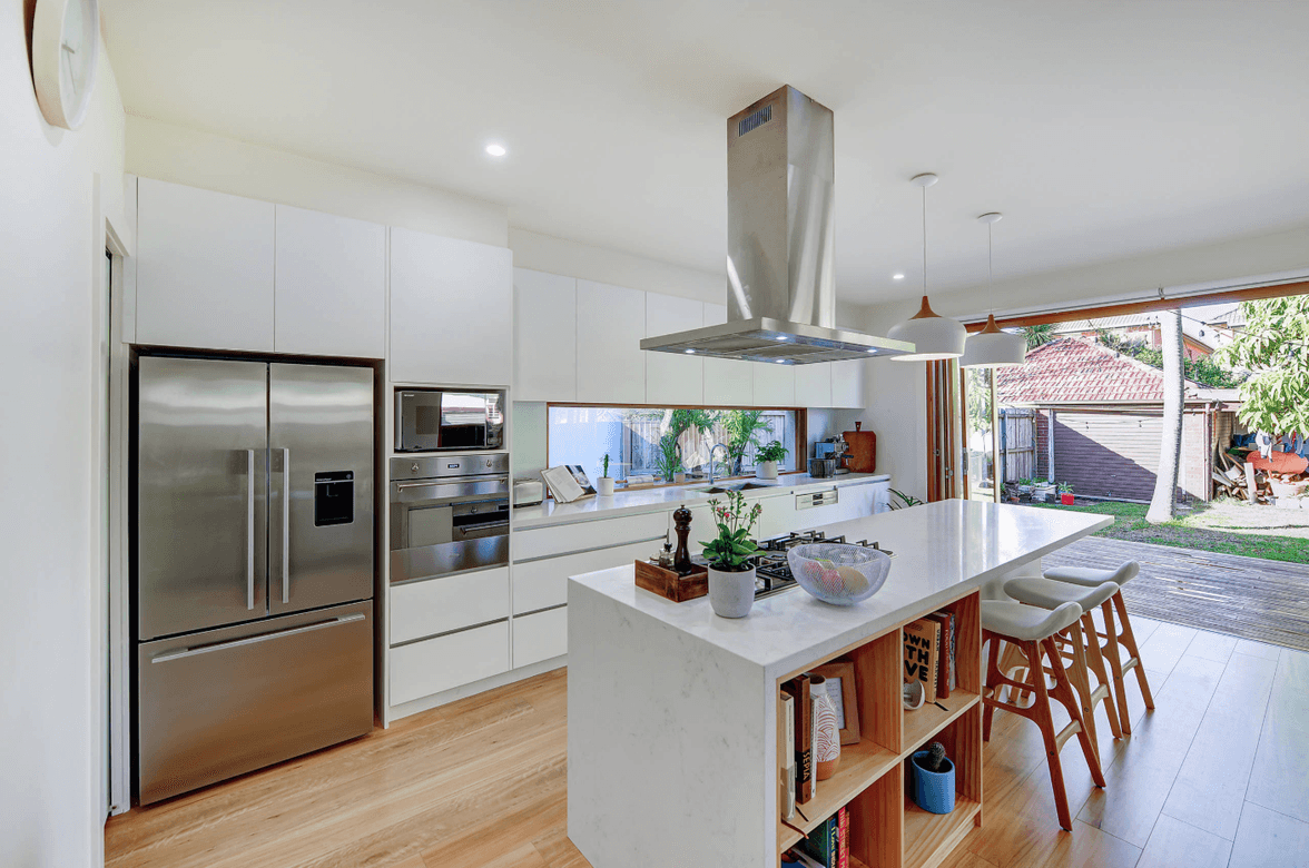 Sommervail contemporary style kitchen