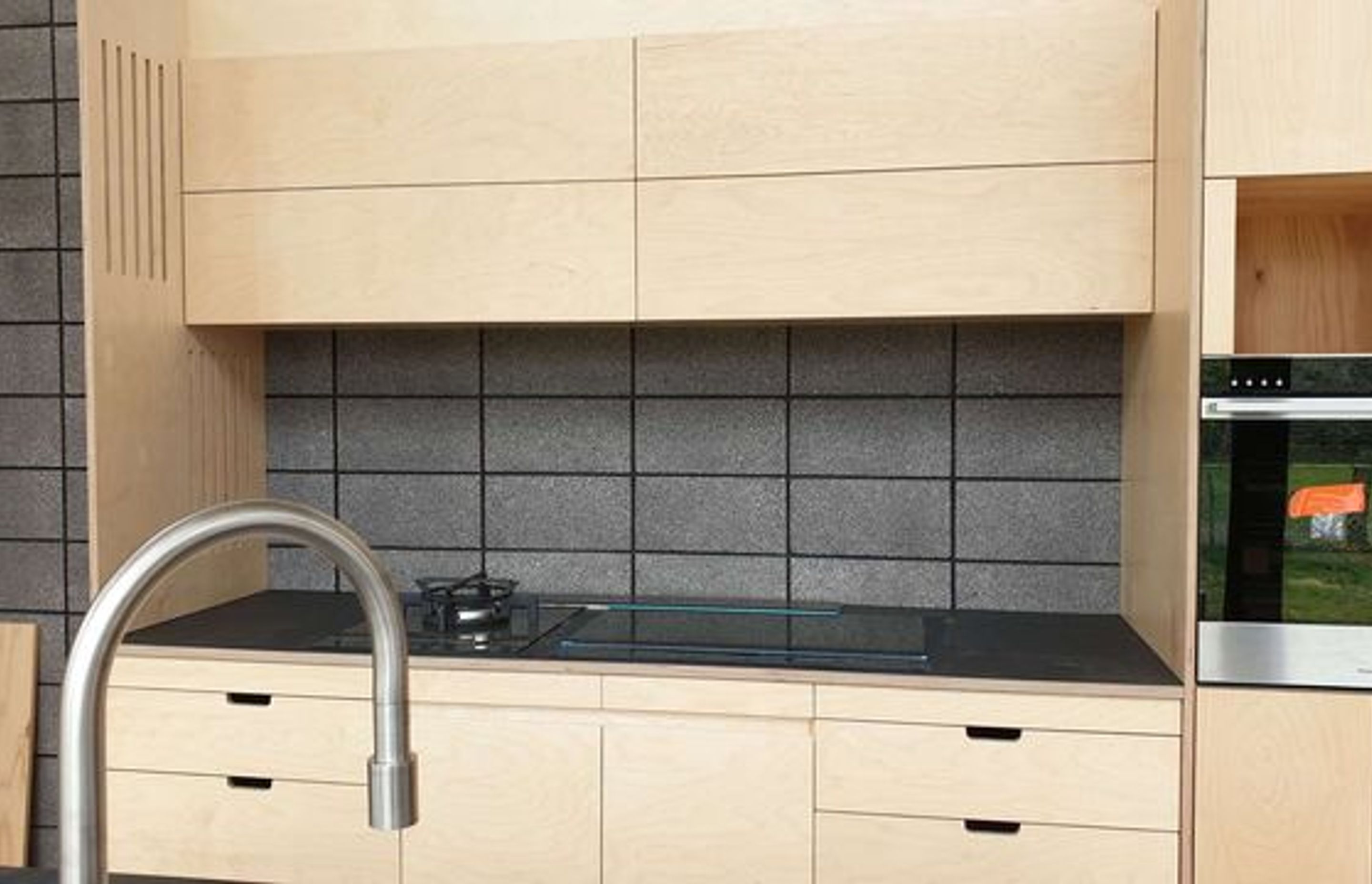 Customised Kitchen Benchtop & Cabinetry