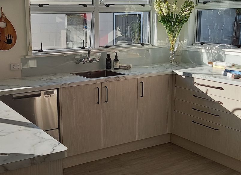 Natural Light with Oak & Marble 