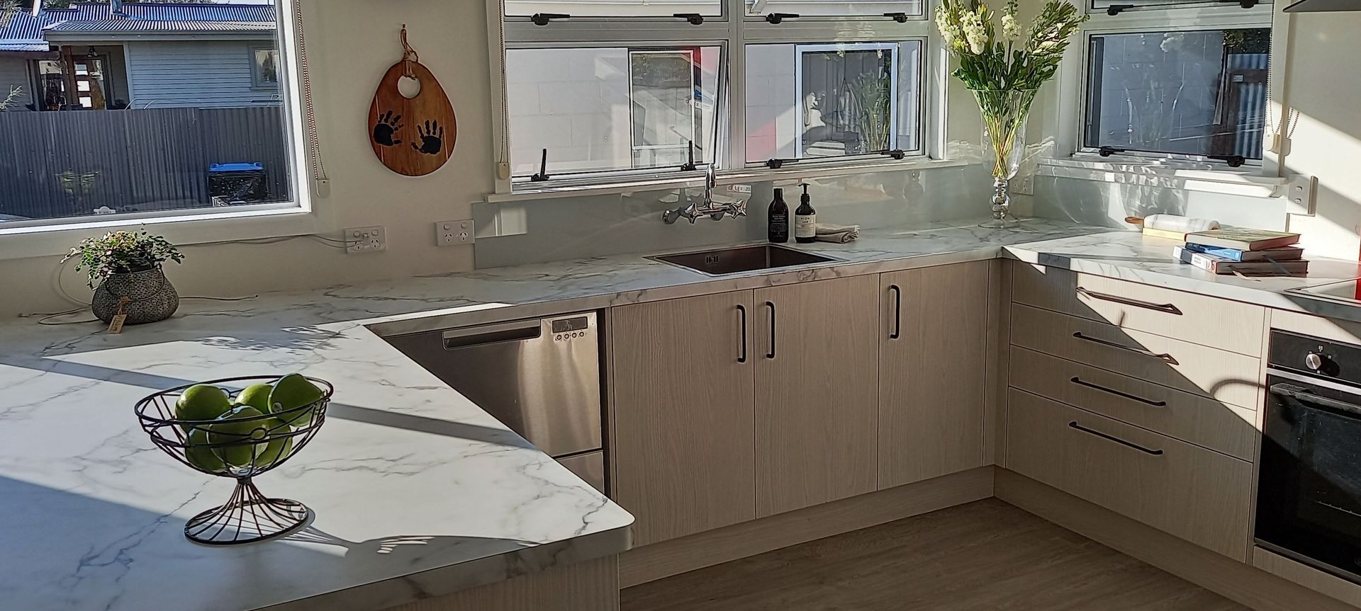 Natural Light with Oak & Marble  banner