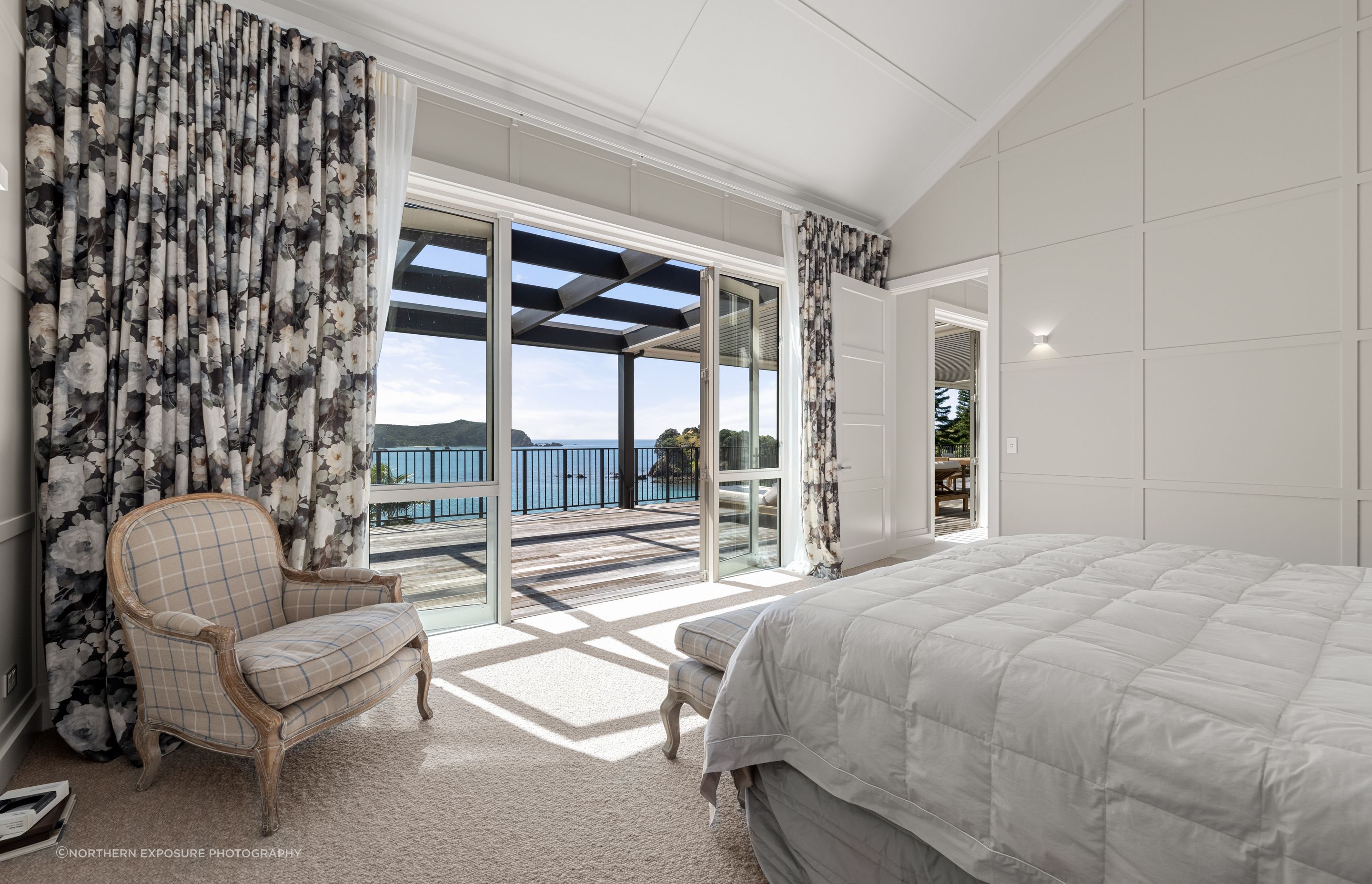 20230919Mahinepua-House-AInterior-23.jpg