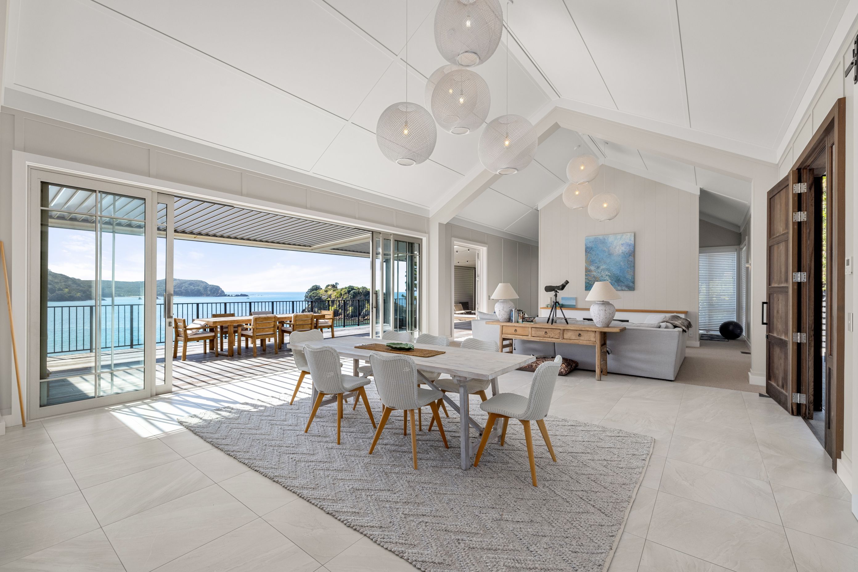 20230919Mahinepua-House-AInterior-25.jpg