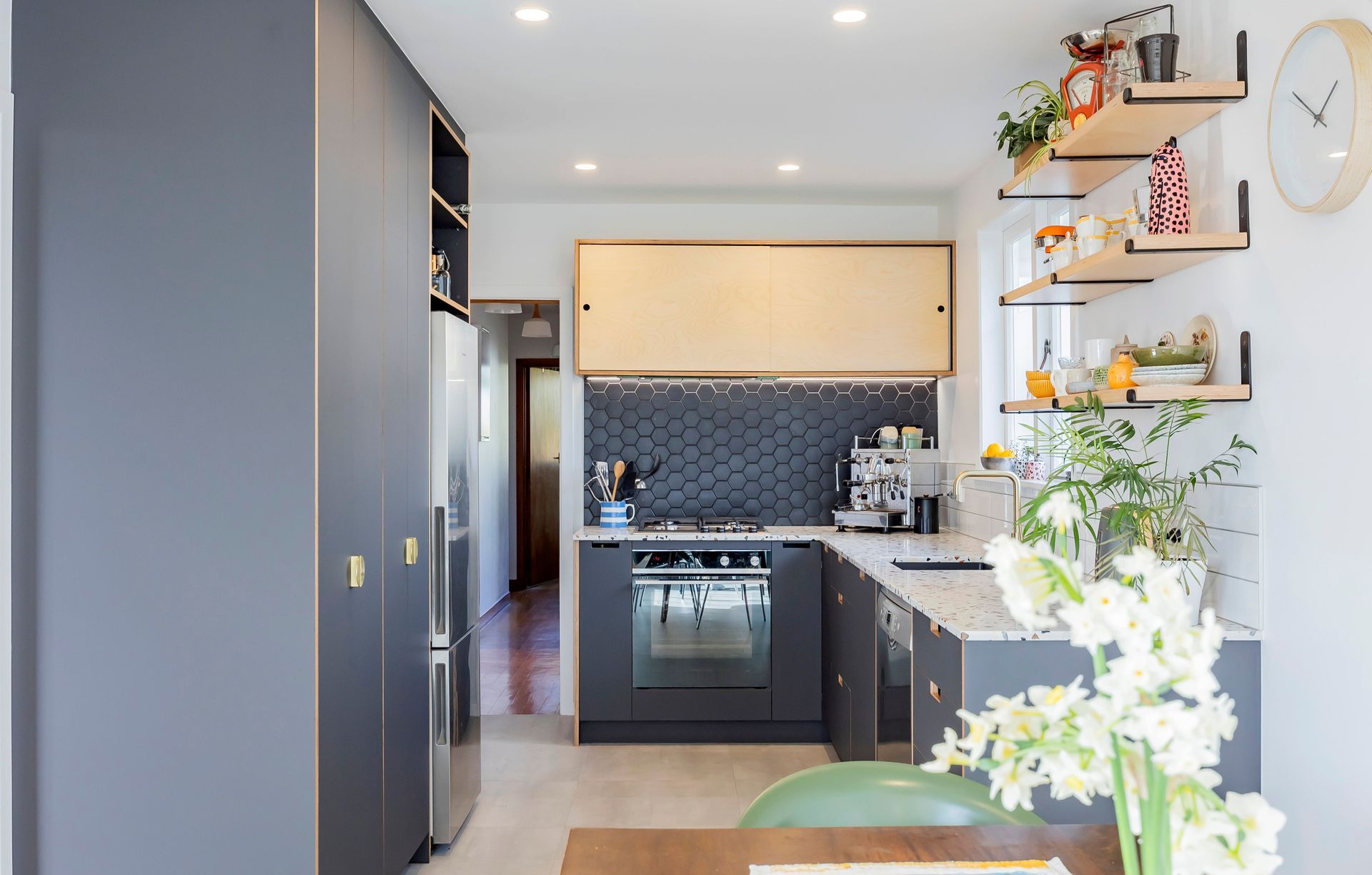 "Innovative Kitchen Transformation: A Blend of Functionality and Elegance"