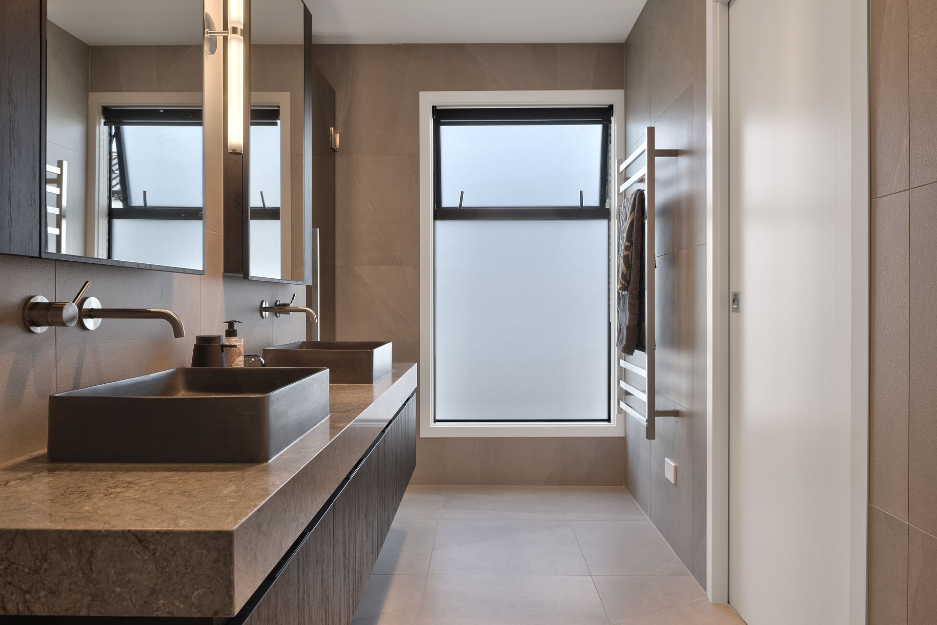 French Oak + Turbine Grey, Auckland