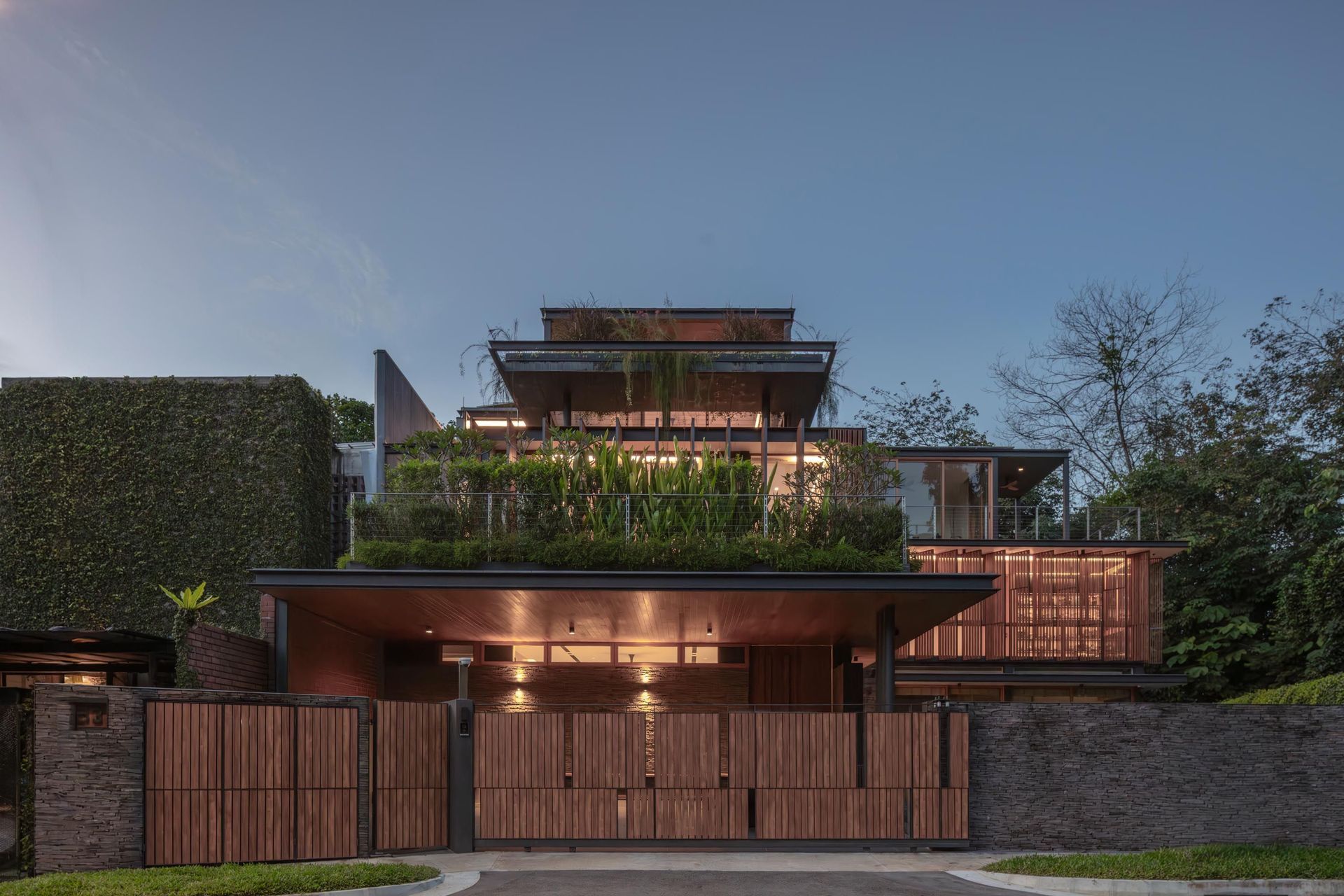53GreenleafPl-Evening-103.jpg