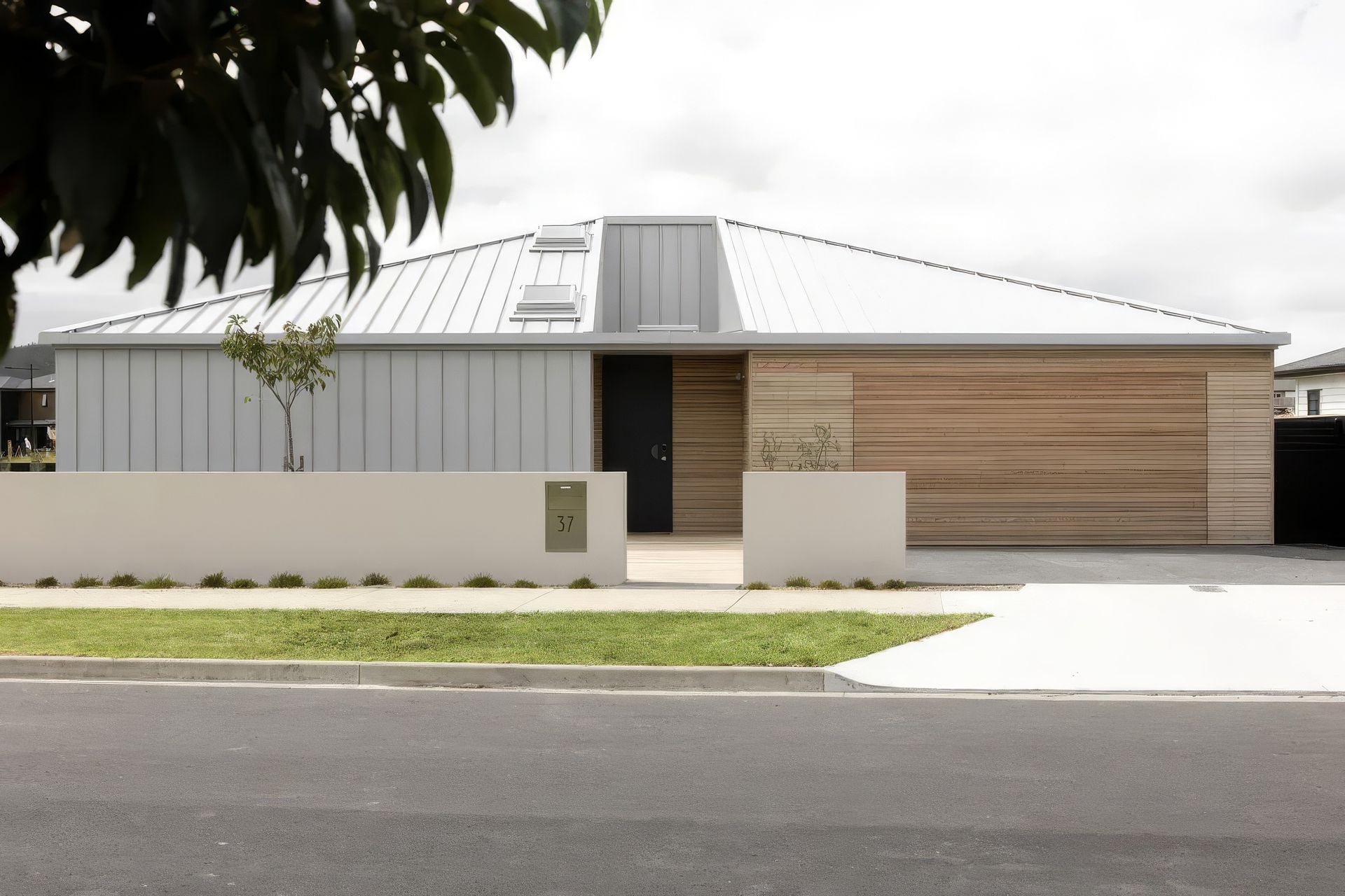 6a49f47a87e679d54025cce9Kumeu20House20EMA20-20Allegro20Brushed20European20Oak20Timber20Veneer20NZ202-p-1080-upscaled-by-Replicate.jpg