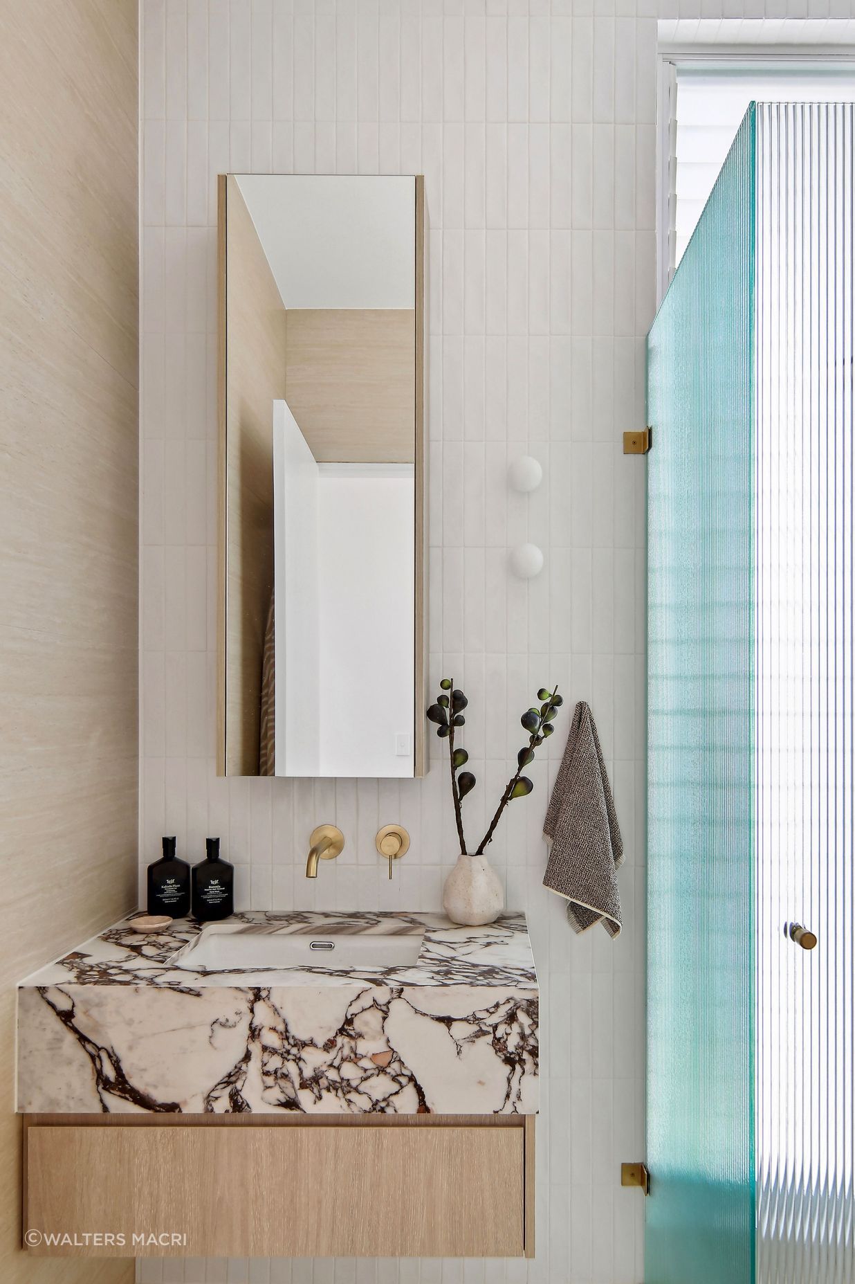 95FrancisStLeichhardtHighBathroom2.jpg