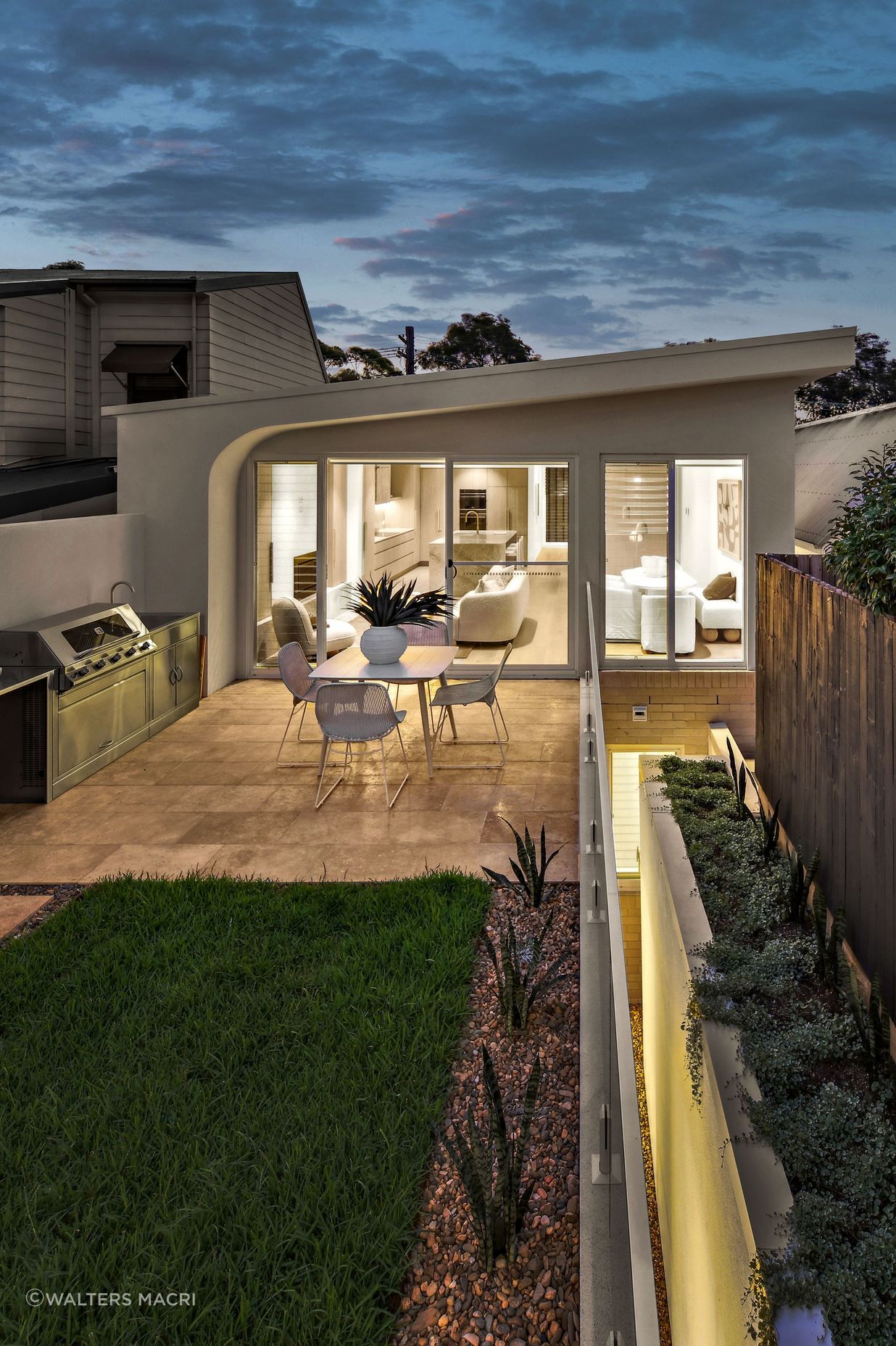 95FrancisStLeichhardtHighExterior1.jpg